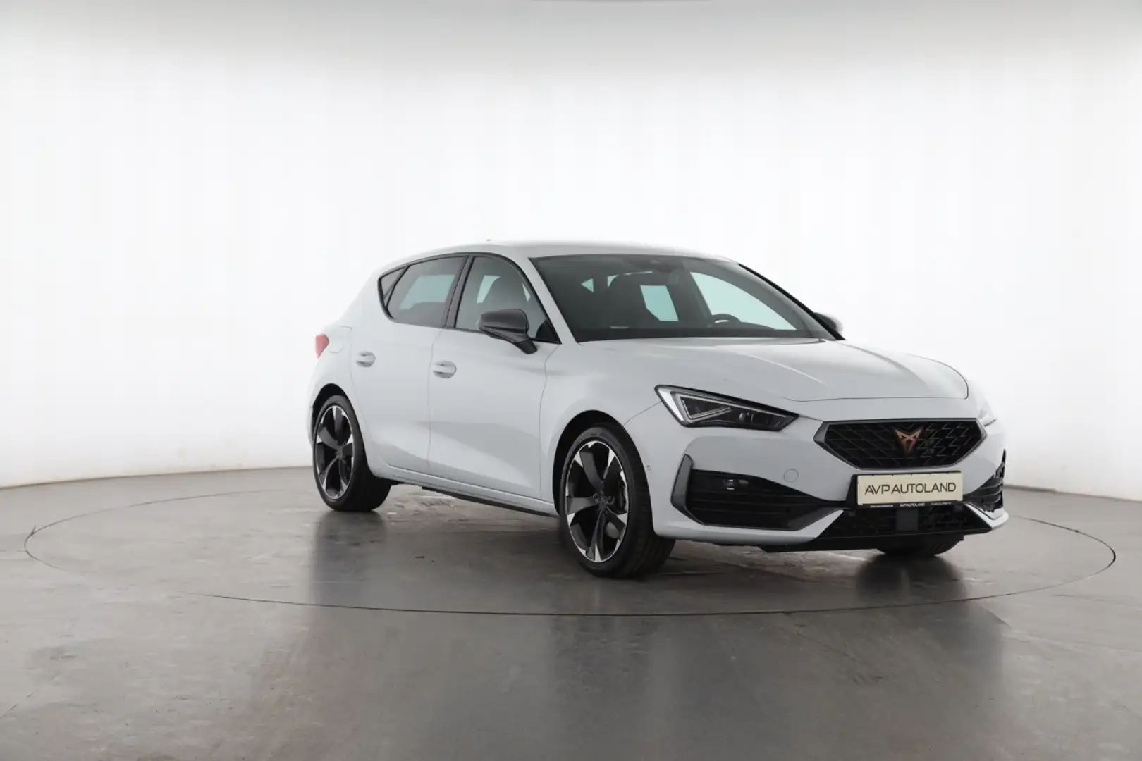 CUPRA Leon 1.4 e-Hybrid DSG | MATRIX-LED | ACC | Weiß - 2