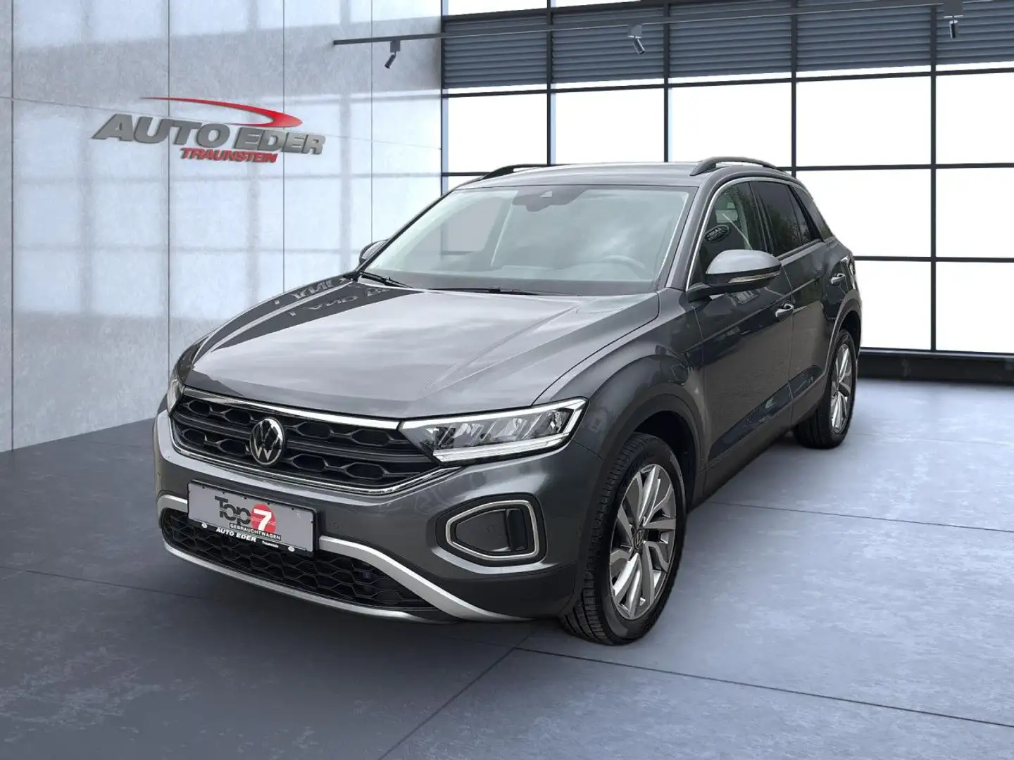Volkswagen T-Roc 1.5 TSI DSG Move Digital Cockpit AHK Navi Gris - 2