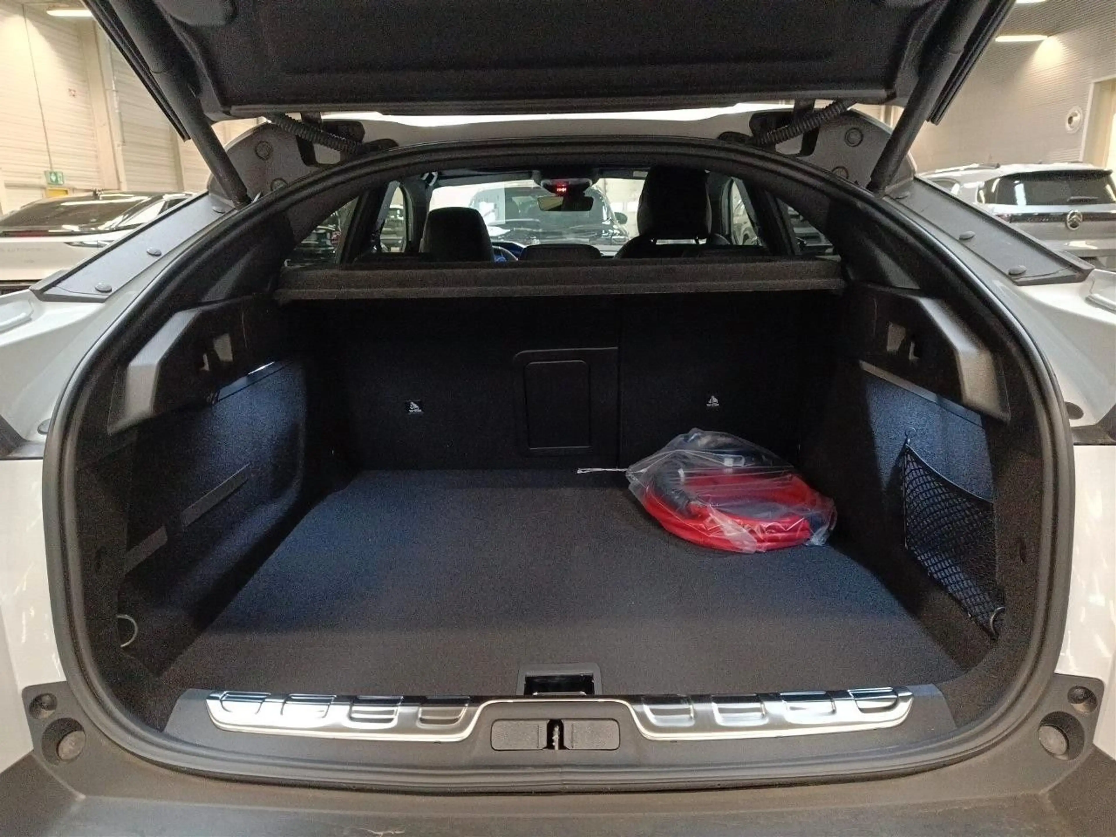 Peugeot 408 NEUER E-408 GT EXCLUSIVE 210PS*SCHIEBEDACH*58kWH — photo 8