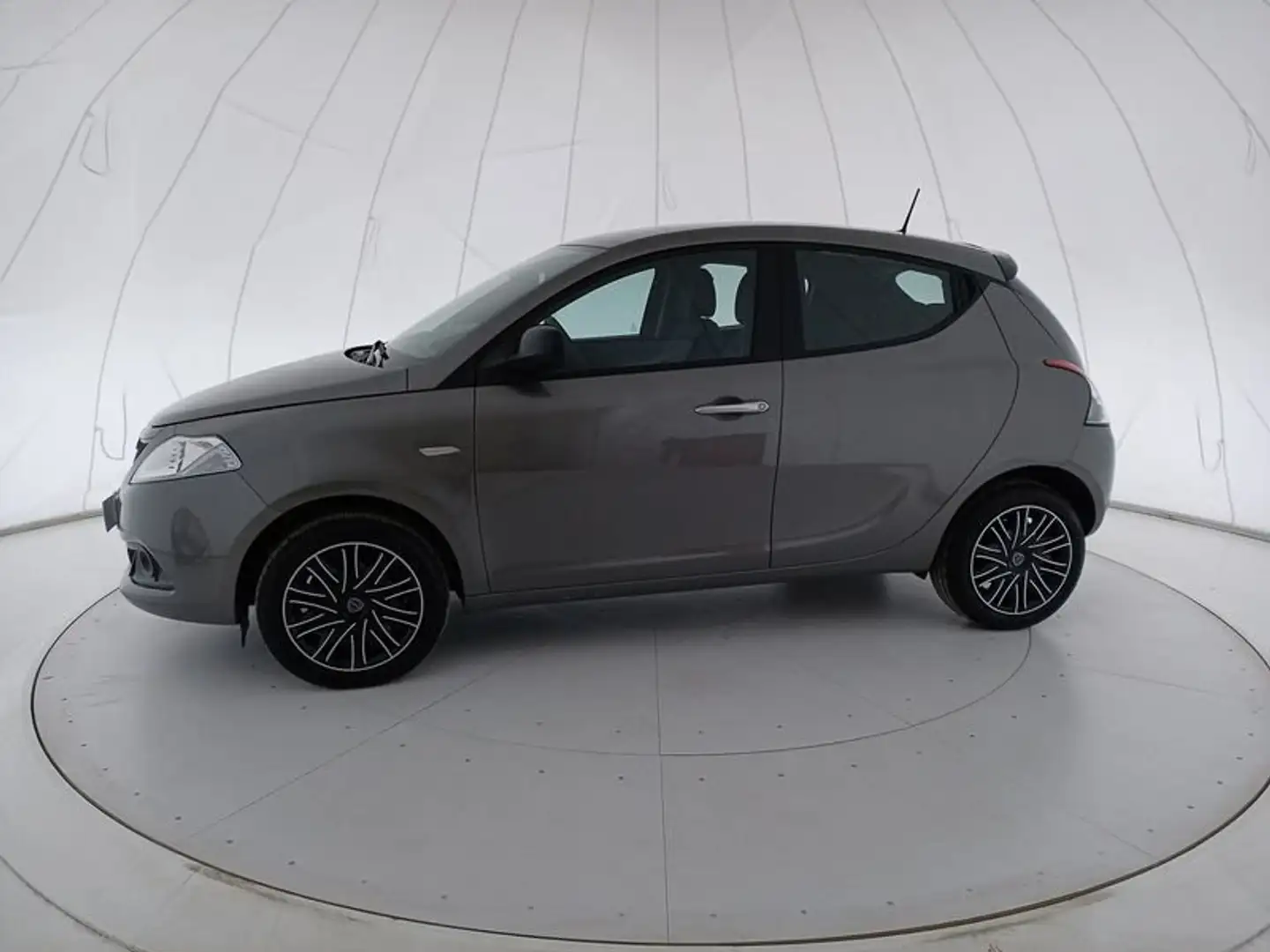 Lancia Ypsilon III 2021 1.0 firefly hybrid Oro s&s 70cv Gris - 2