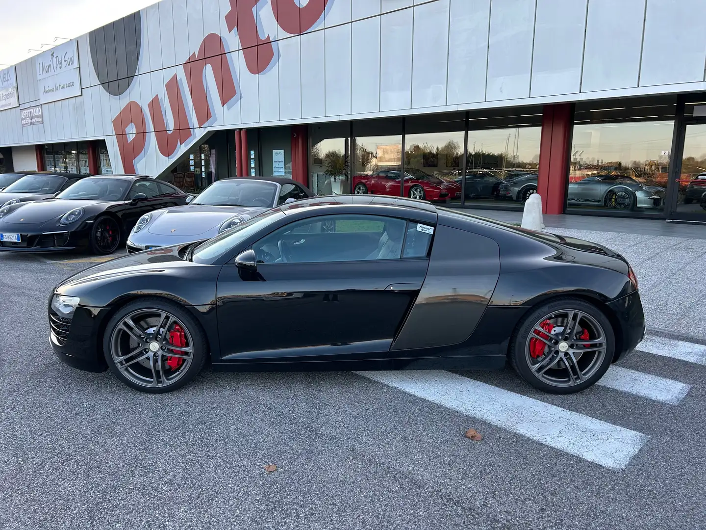 Audi R8 R8 Coupe 4.2 V8 quattro r-tronic Schwarz - 2