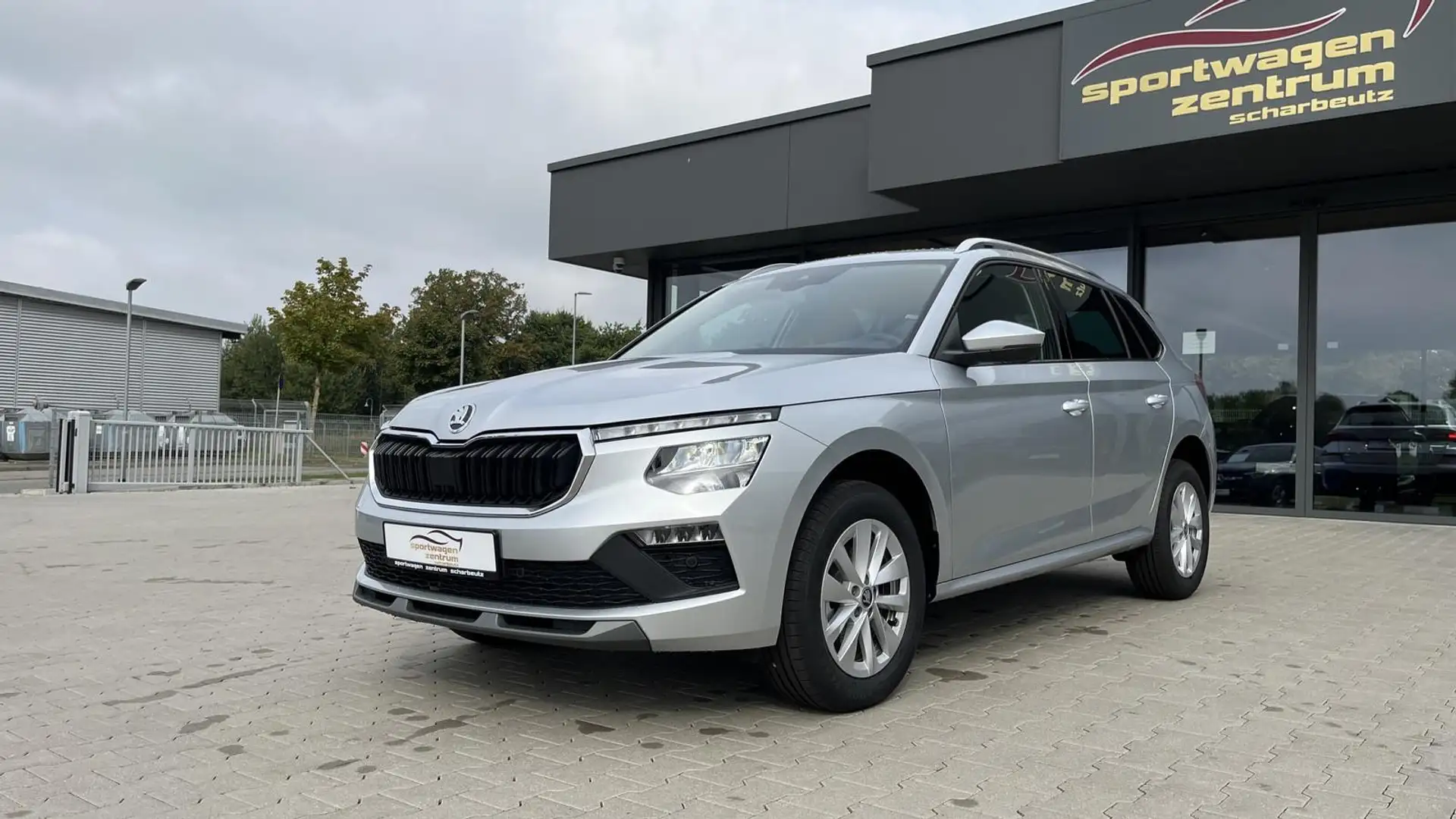 Skoda Kamiq Selection Automatik Silber - 2