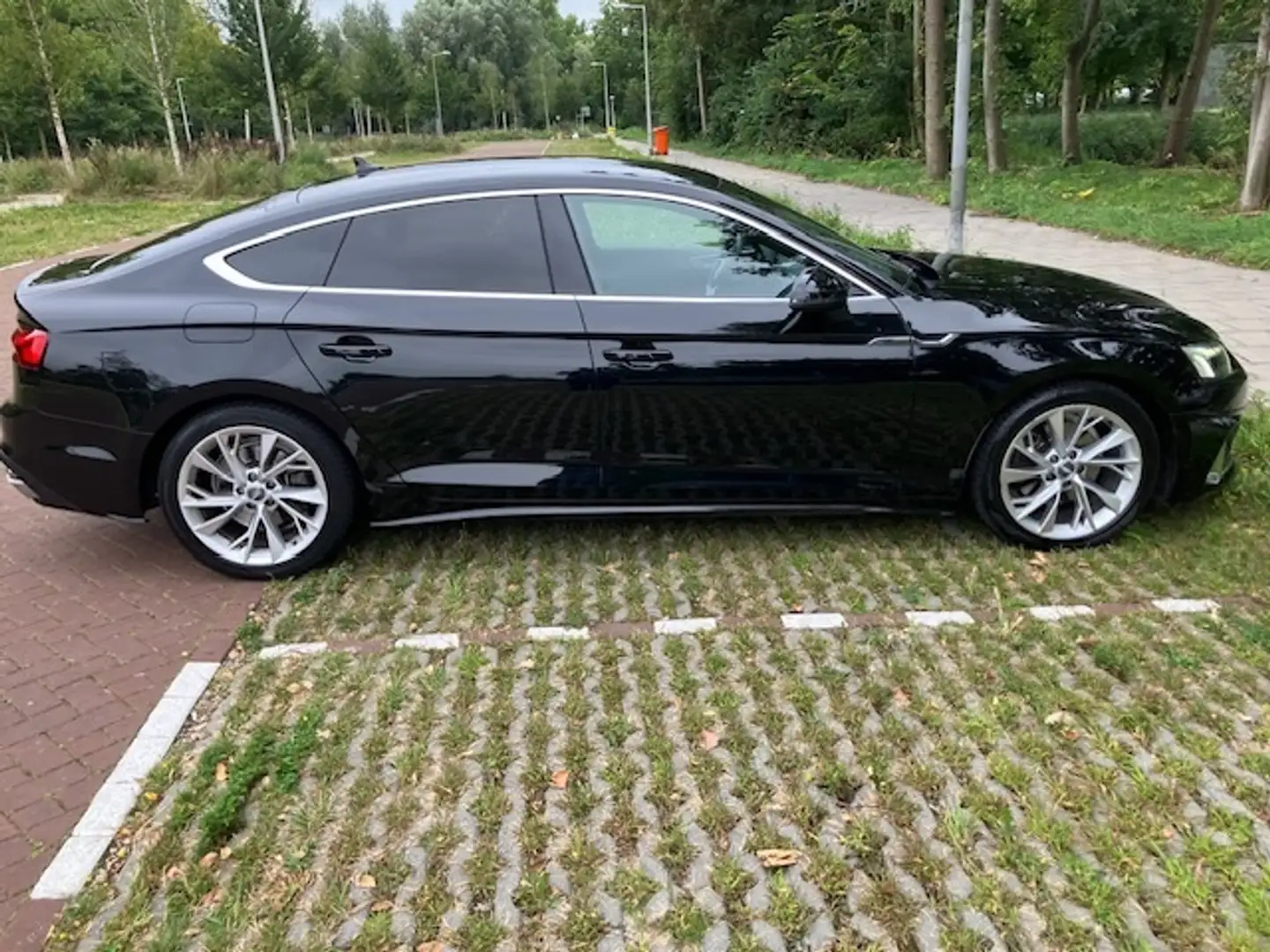 Audi A5 A5 35 TFSI Bns Edition Zwart - 1