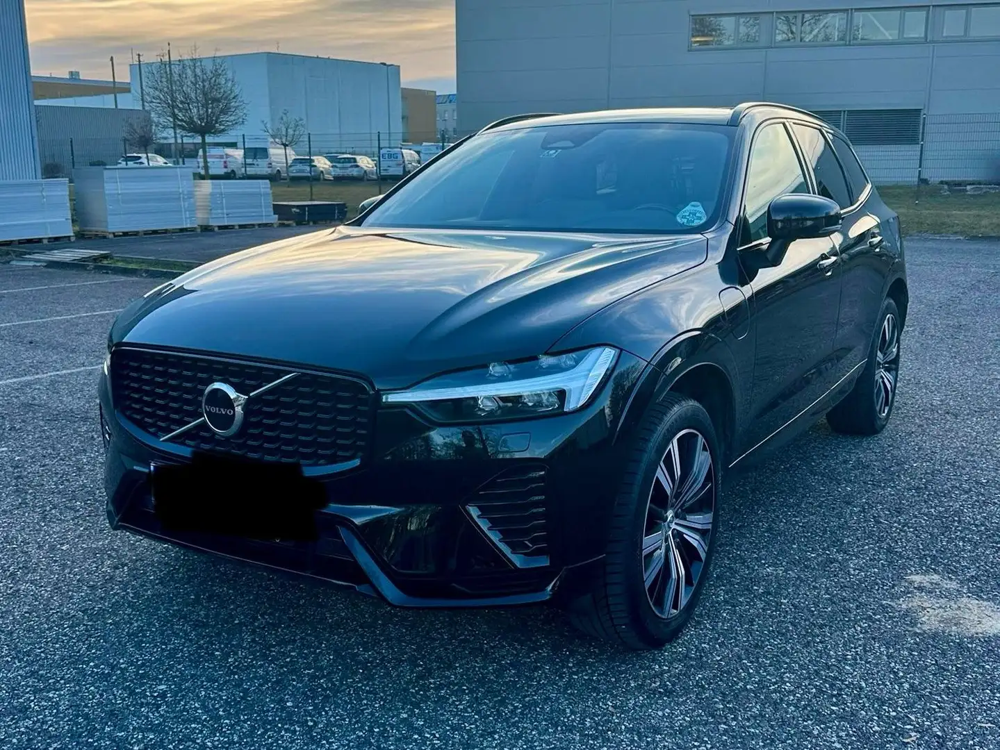 Volvo XC60 T6 AWD Recharge PHEV Plus Dark Geartronic Negro - 1