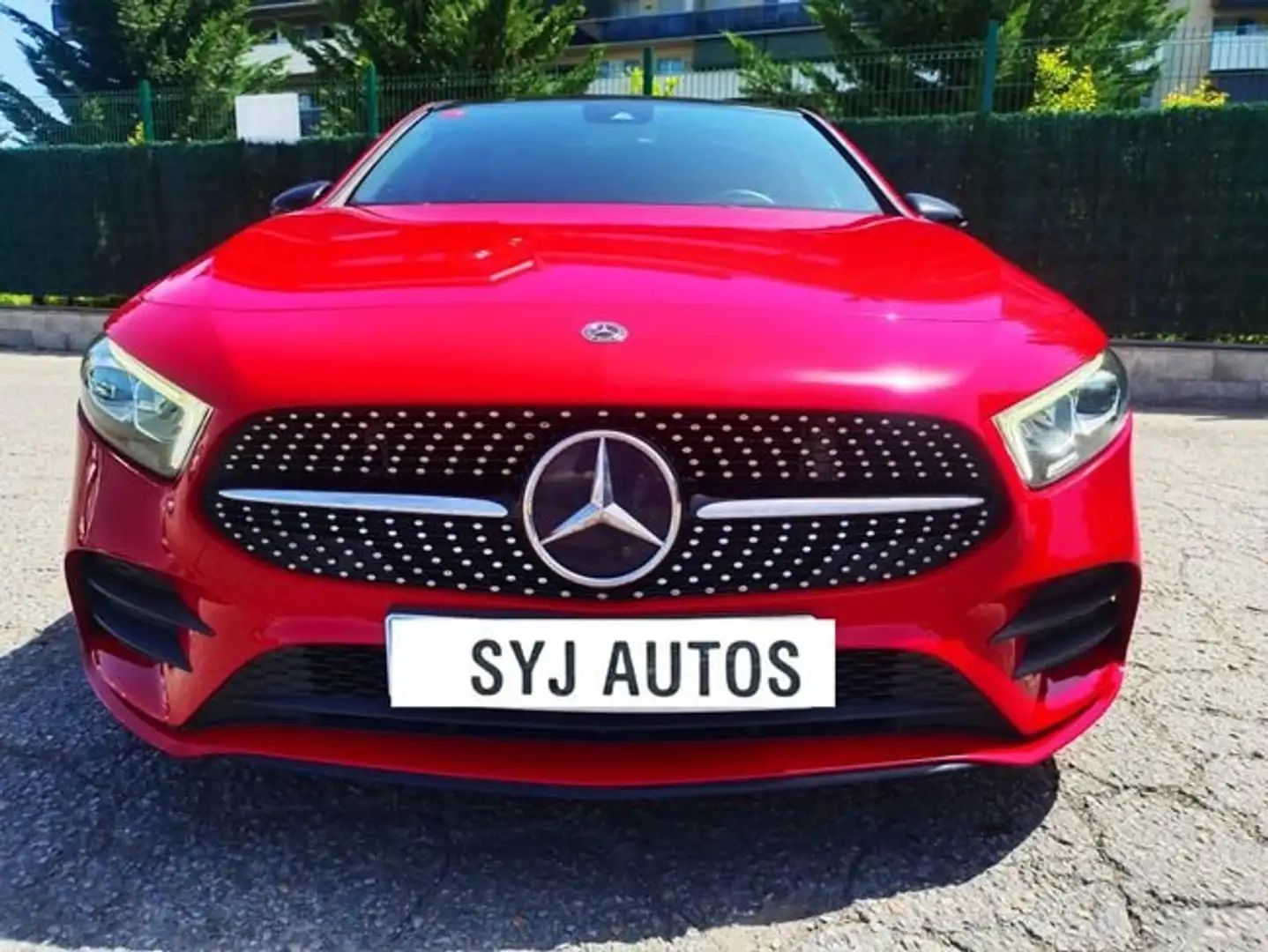 Mercedes-Benz A 200 7G-DCT Rojo - 2