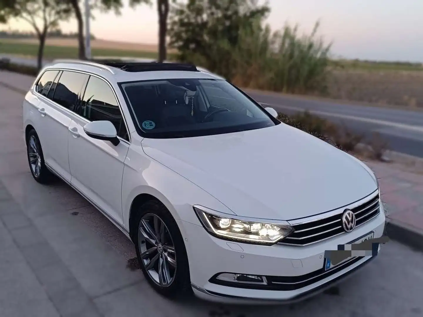 Volkswagen Passat Variant 2.0TDI Sport DSG7 110kW Blanco - 2