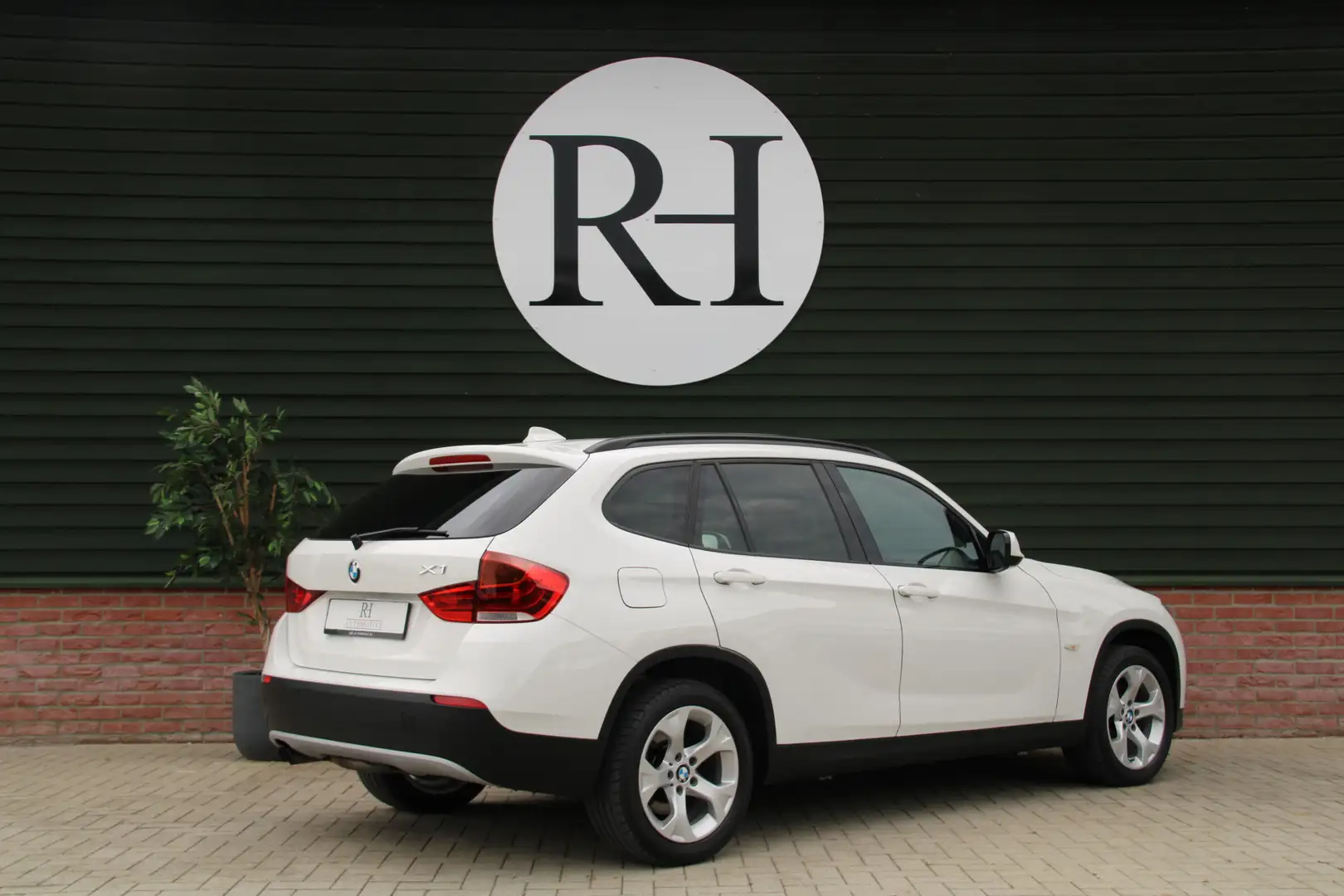 BMW X1 xDrive25i Automaat Executive - Youngtimer! Wit - 2