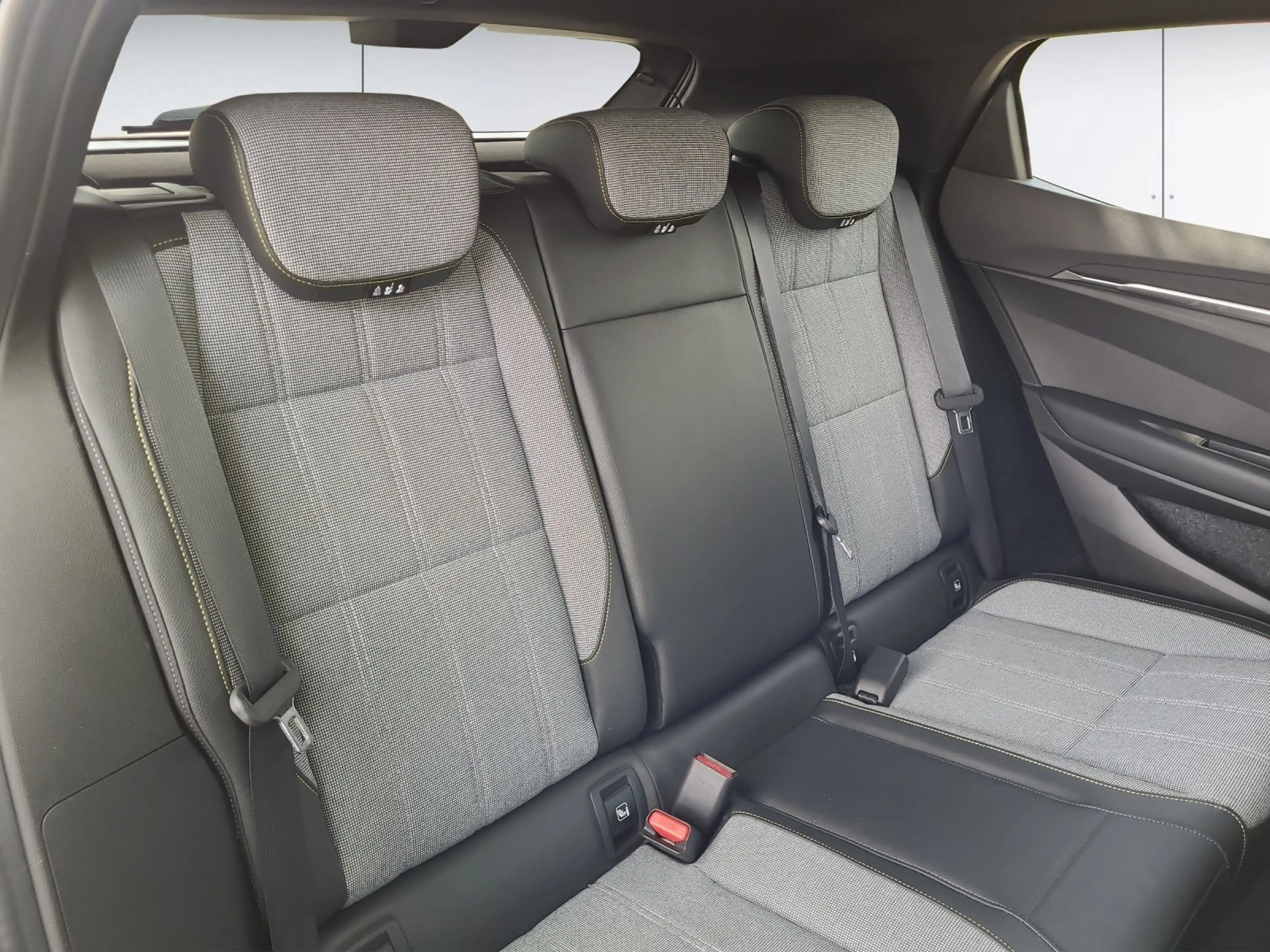 Renault Megane E-Tech TECHNO EV60 *NAVI* — photo 8