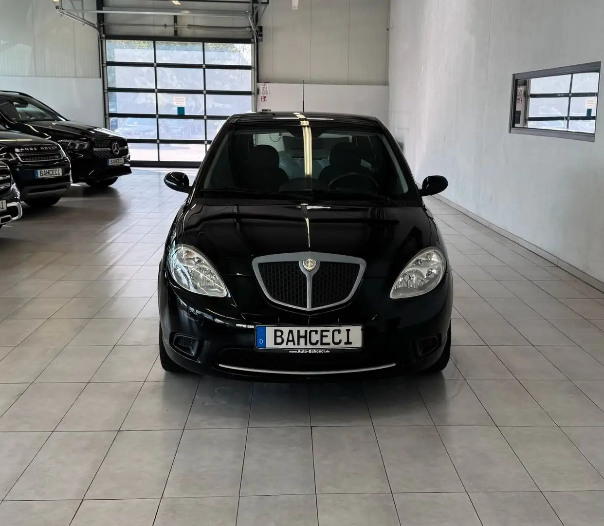 Lancia Ypsilon 1.2 8V Oro*1 Hand*Tüv 02/2027* Schwarz - 2