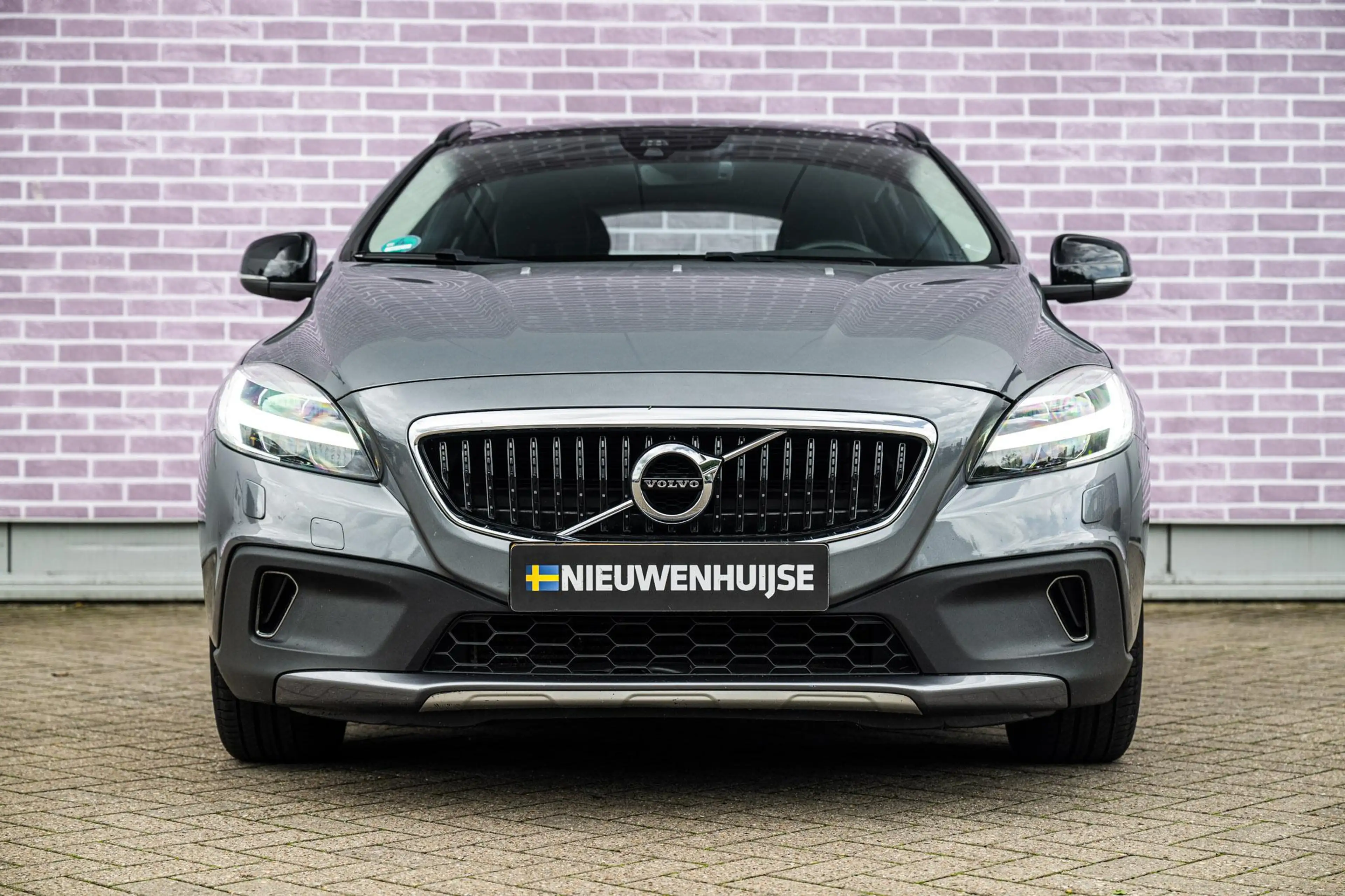 Volvo V40 Cross Country 1.5 T3 Nordic+ | Trekhaak | Panorama dak | Stoelve — photo 10