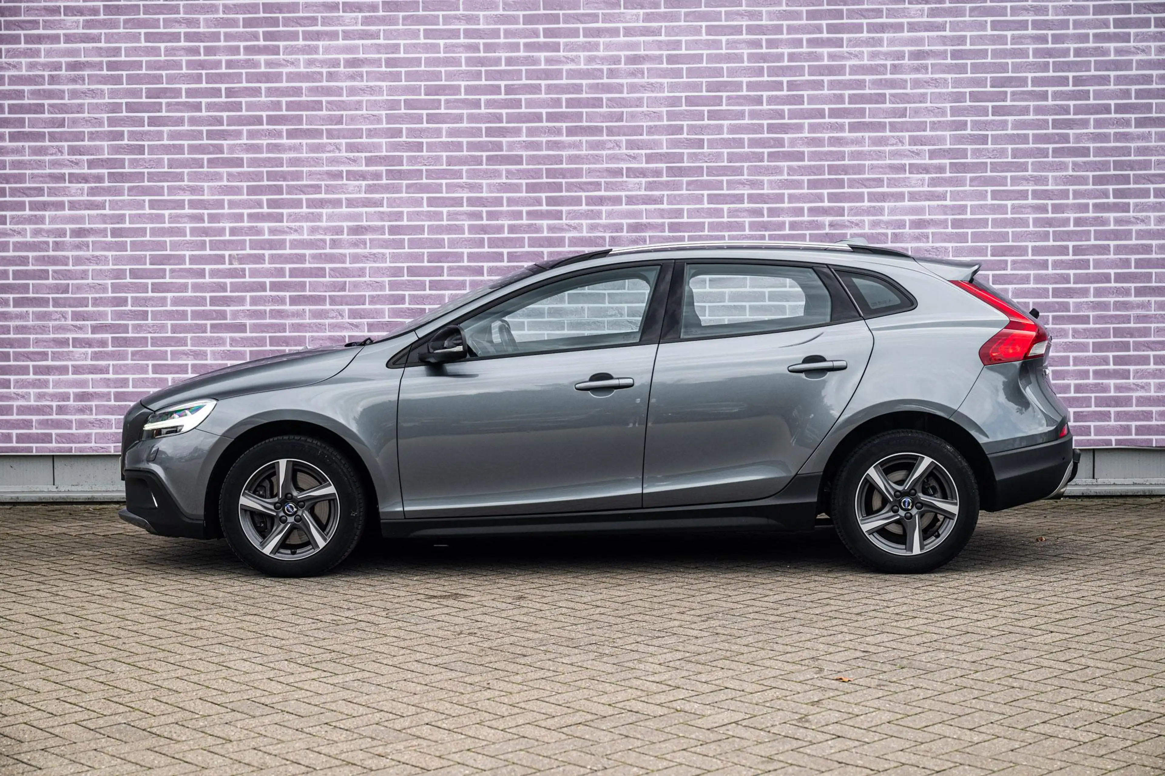 Volvo V40 Cross Country 1.5 T3 Nordic+ | Trekhaak | Panorama dak | Stoelve — photo 6