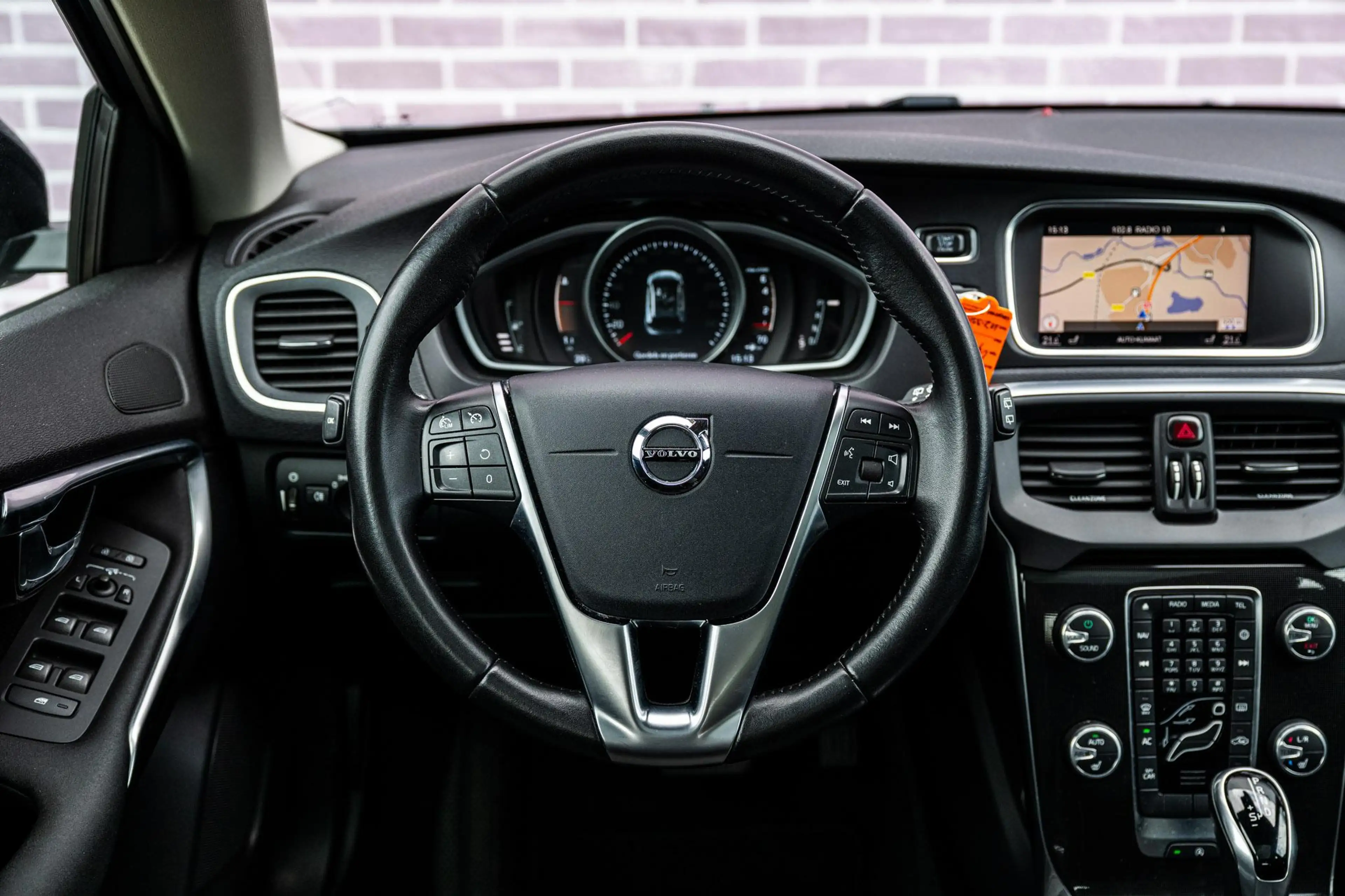 Volvo V40 Cross Country 1.5 T3 Nordic+ | Trekhaak | Panorama dak | Stoelve — photo 5