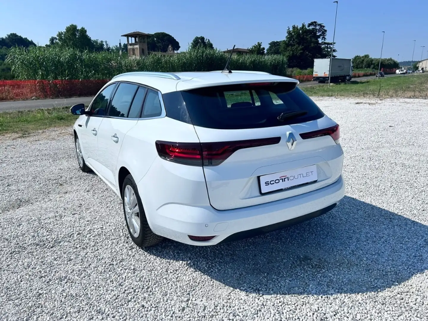 Renault Megane Sporter 1.5 Blue dCi Business Blanc - 2