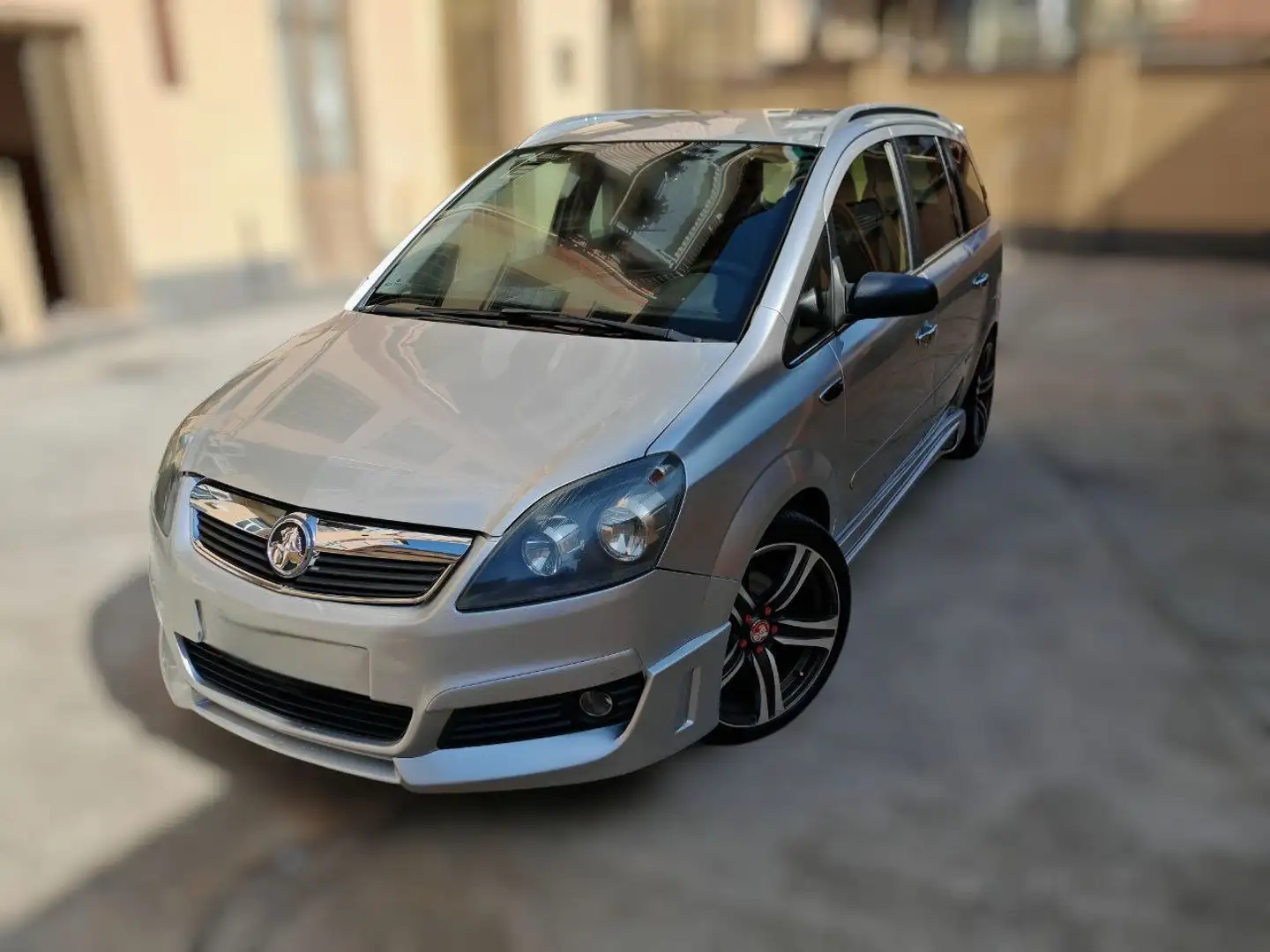 Opel Zafira Zafira II 2006 1.8 Cosmo 140cv GPL Versione Holden Argento - 1