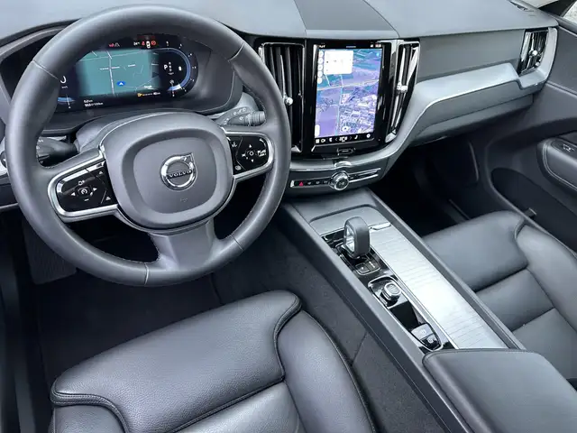 Volvo XC60 view 11