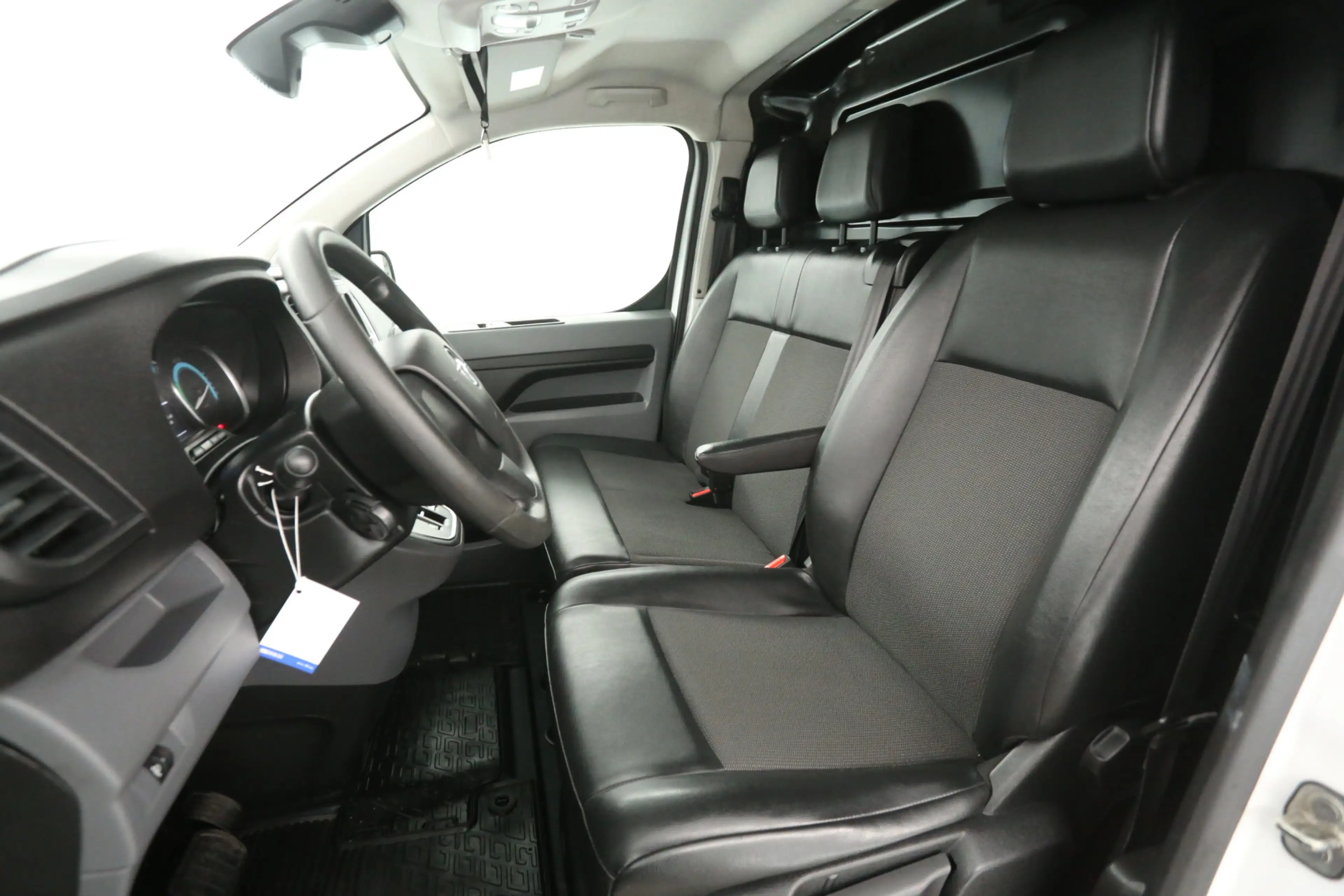 Opel Vivaro-e L2H1 75 kWh Long Range | Snelladen | SOH 96% | 3 Z — photo 11