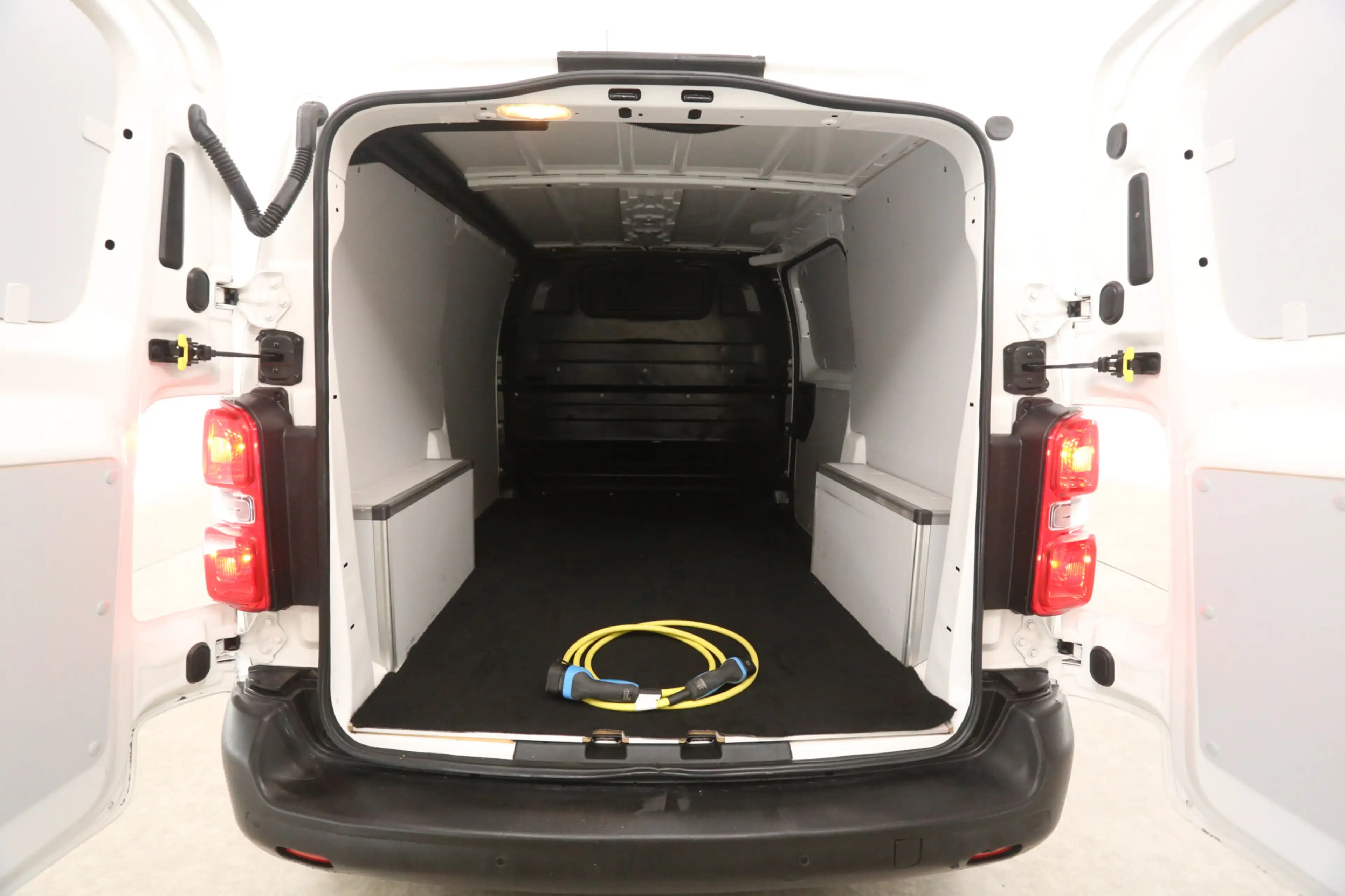 Opel Vivaro-e L2H1 75 kWh Long Range | Snelladen | SOH 96% | 3 Z — photo 3