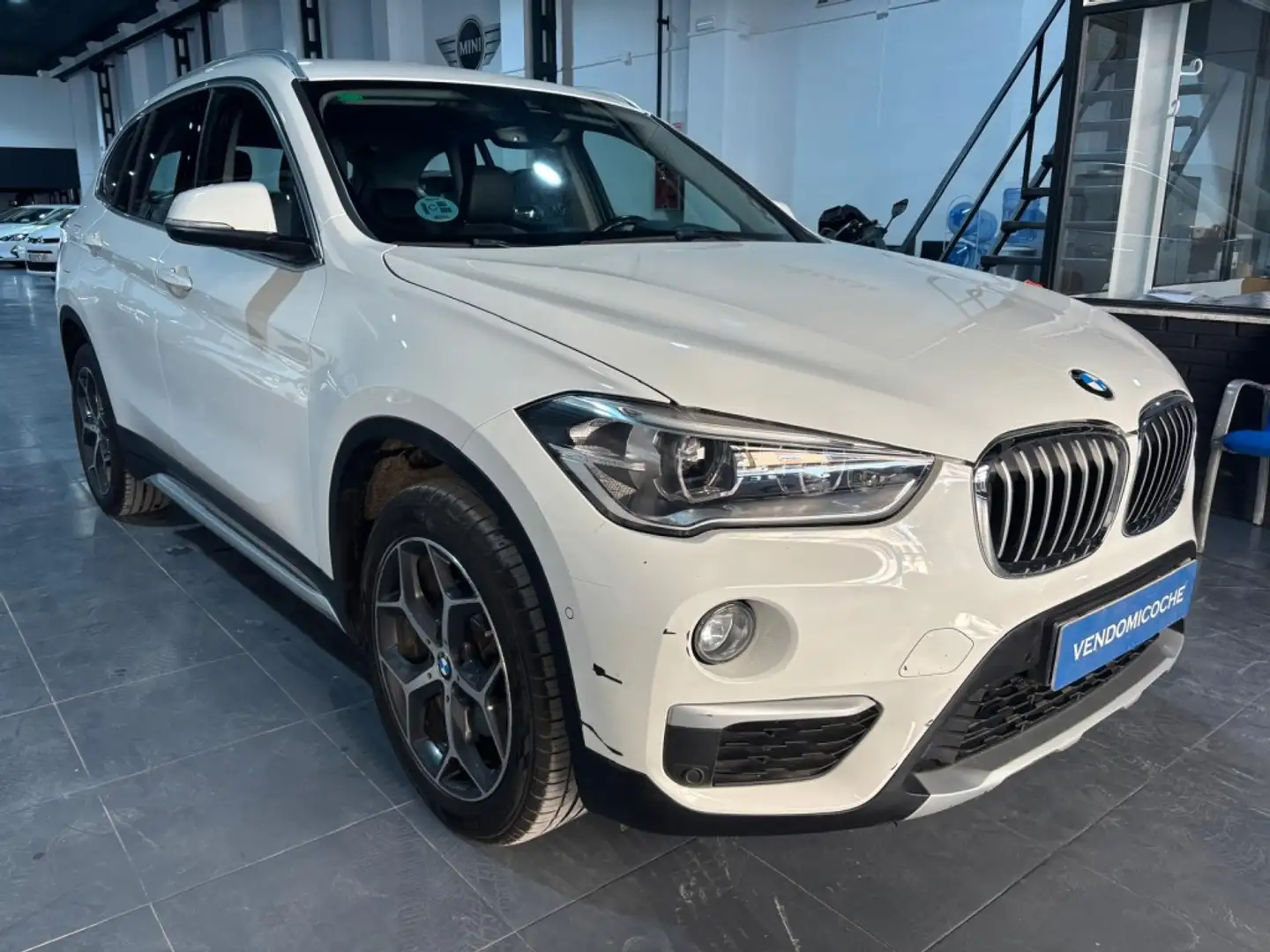 BMW X1 sDrive 20dA (4.75) Blanco - 2