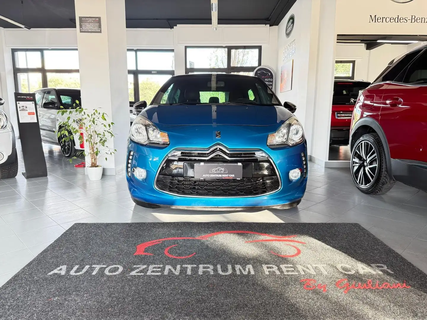 DS Automobiles DS 3 DS3 1.6 e-hdi (airdream) So Chic 90cv Blau - 1