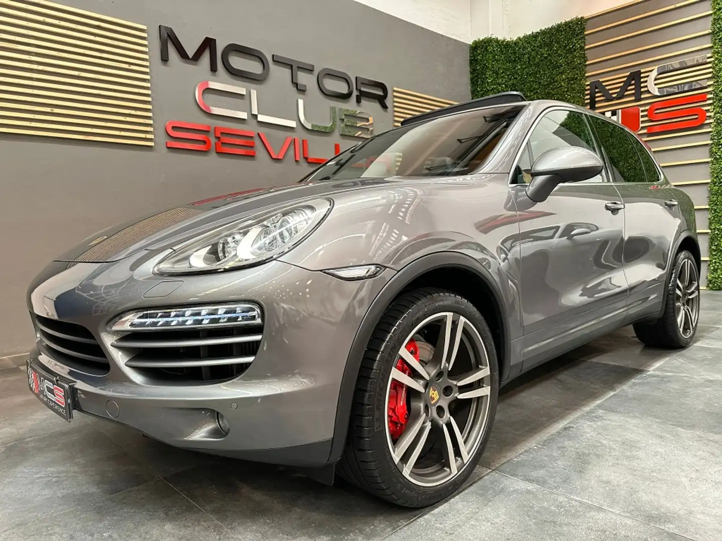 Porsche Cayenne Diesel Aut. Gris - 1