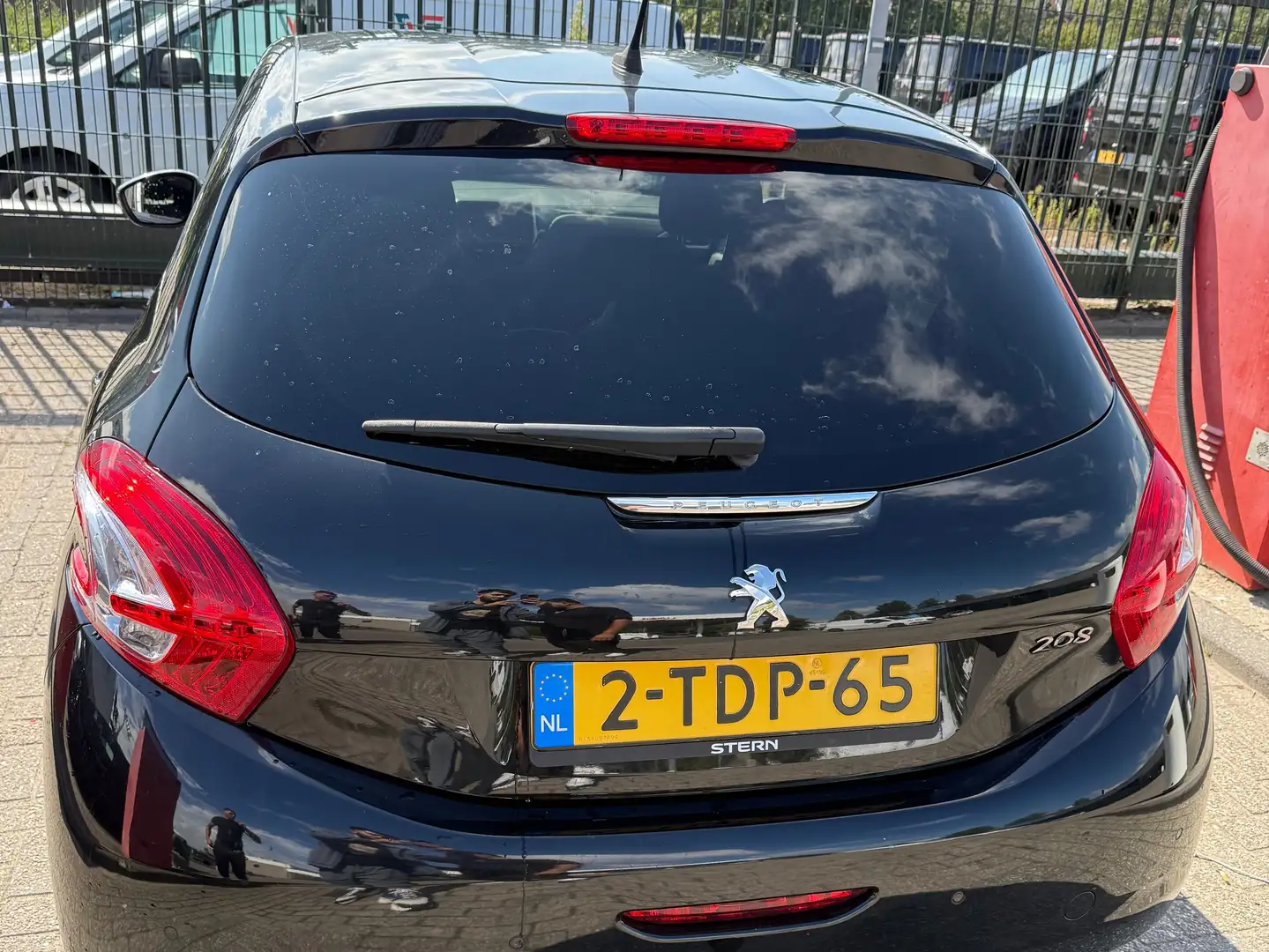 Peugeot 208 208 1.2 VTi Oxygo Zwart - 2