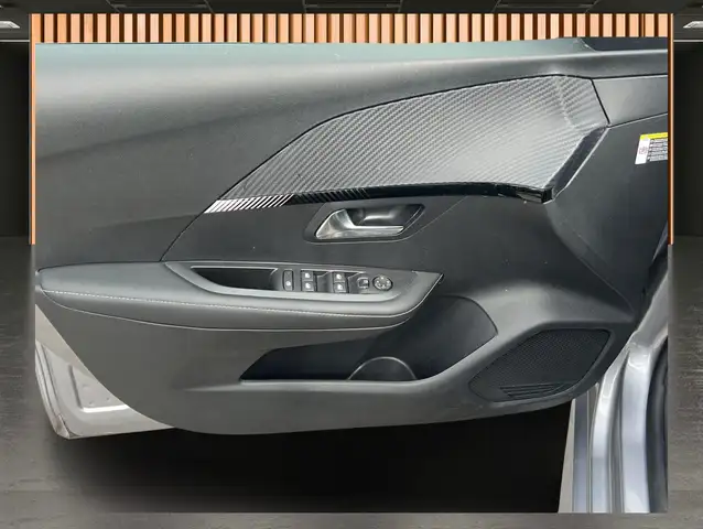 Peugeot 208 view 14