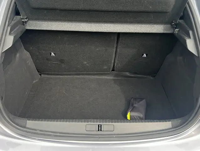 Peugeot 208 view 6