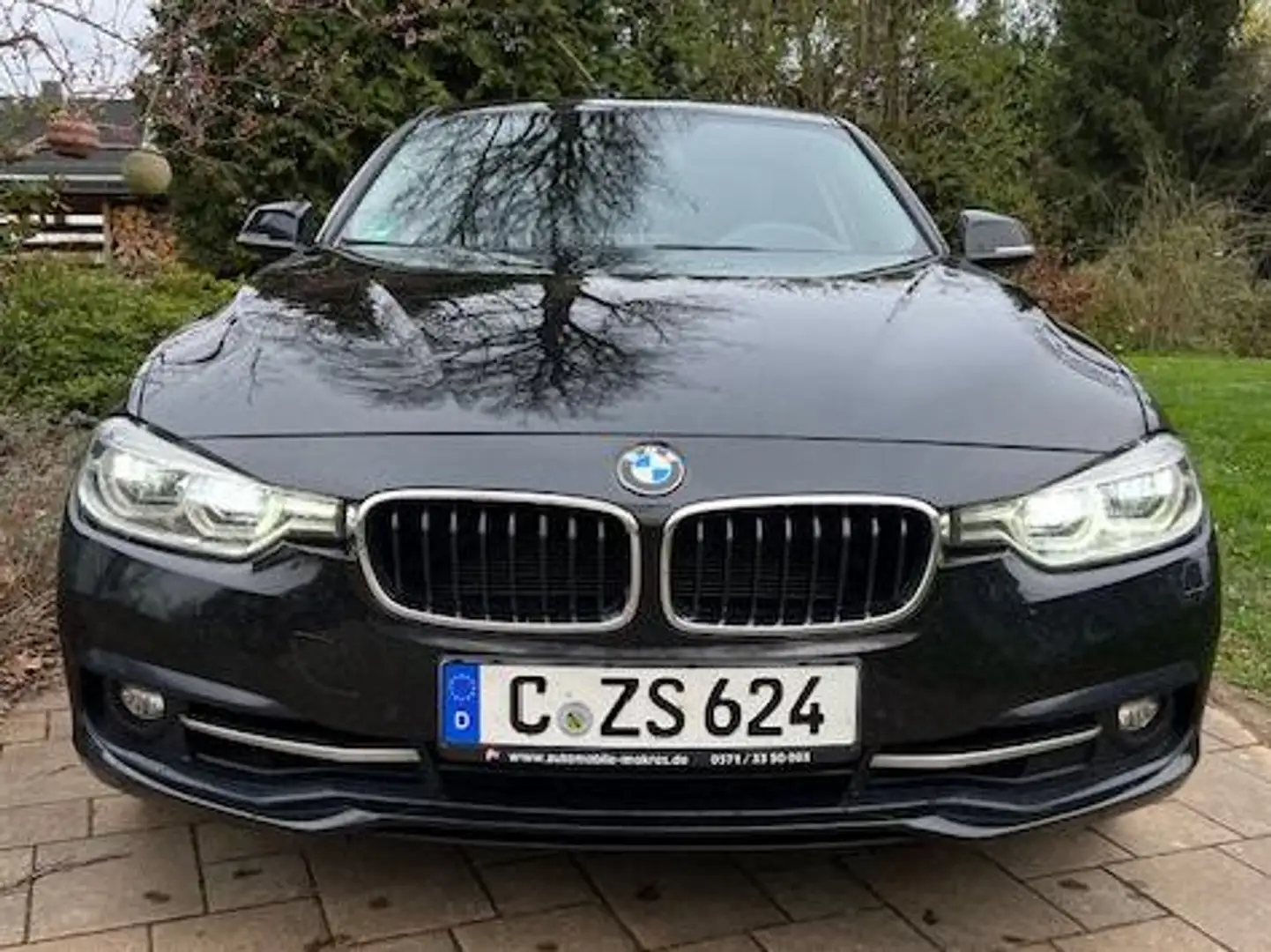 BMW 335 335d Touring xDrive Aut. Luxury Line Чорний - 2