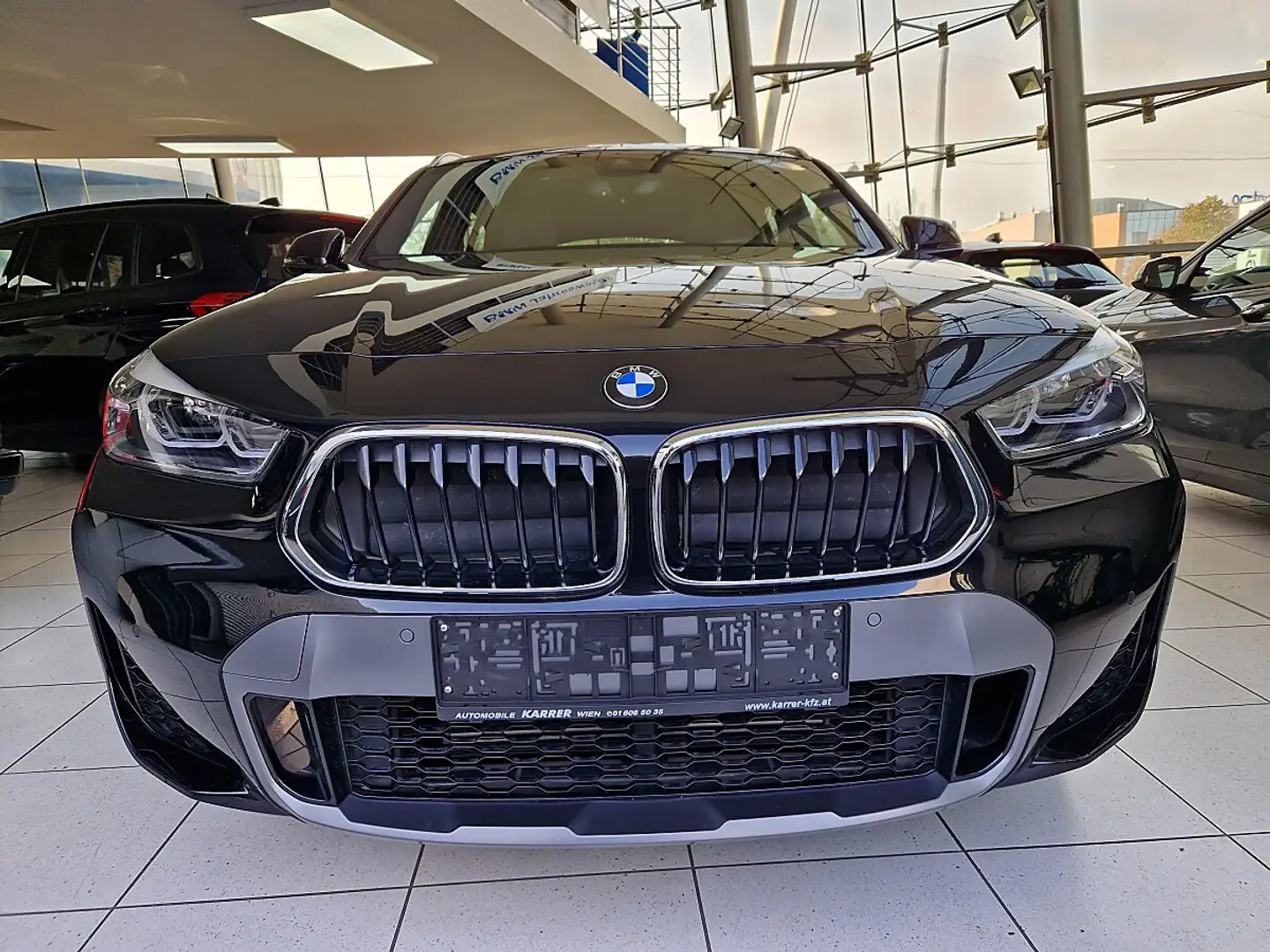 BMW X2 sDrive20i Aut. 2 Ltr. 178 PS "M Sport" Schwarz - 2