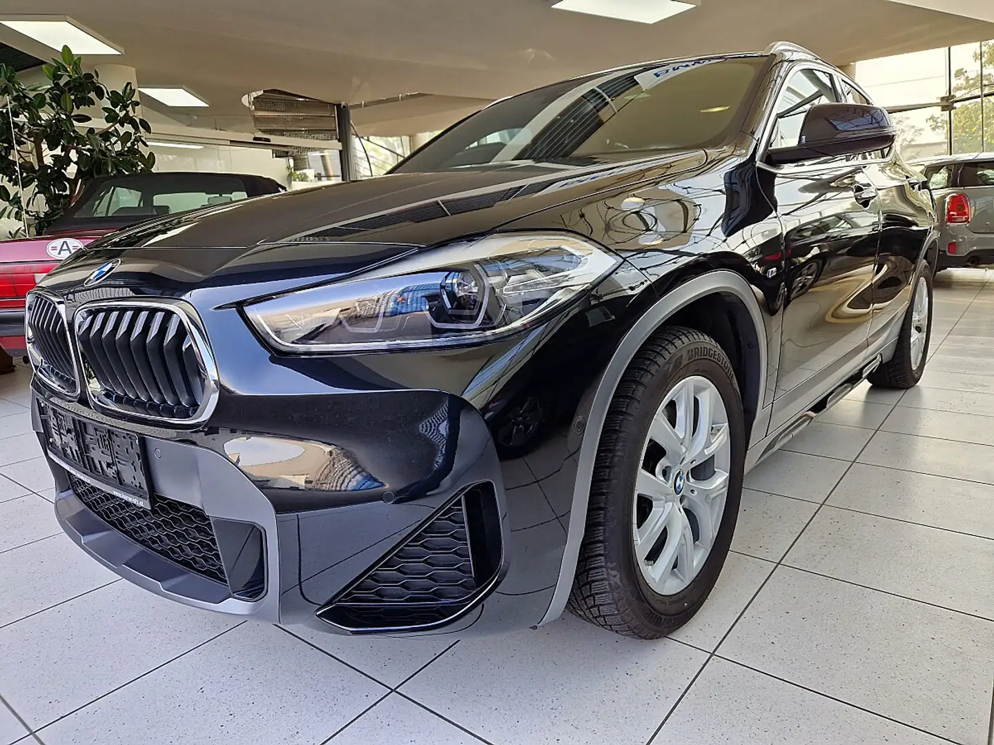 BMW X2 sDrive20i Aut. 2 Ltr. 178 PS "M Sport" Schwarz - 1