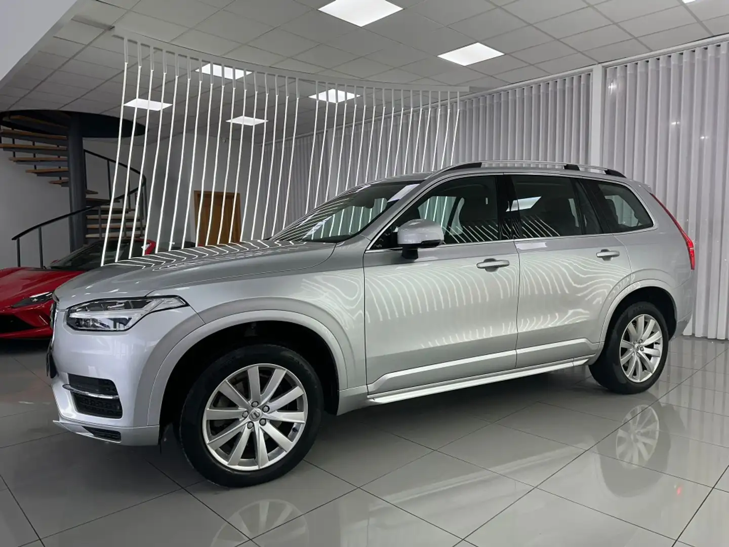 Volvo XC90 D4 Momentum 7pl. Aut. Gris - 2
