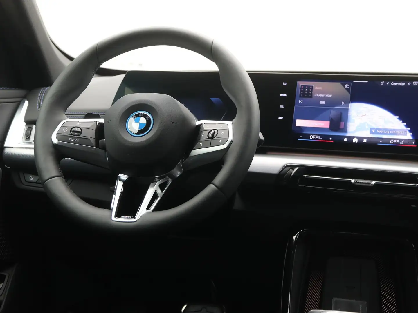 BMW iX1 eDrive20 M Sport 67 kWh Grijs - 2