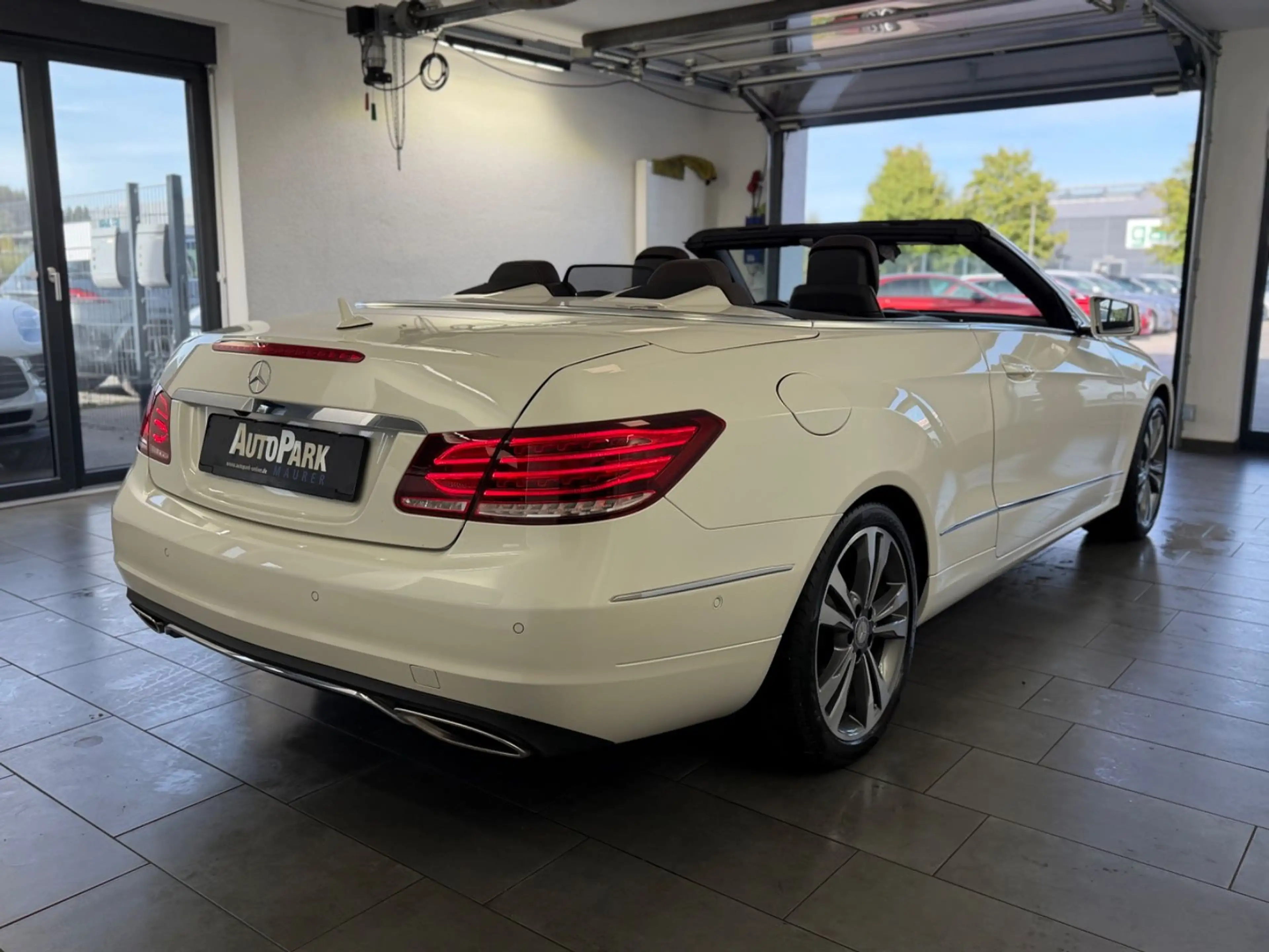Mercedes-Benz E 350 d Cabrio | DISTRONIC | AIRSCARF | AHK — photo 9