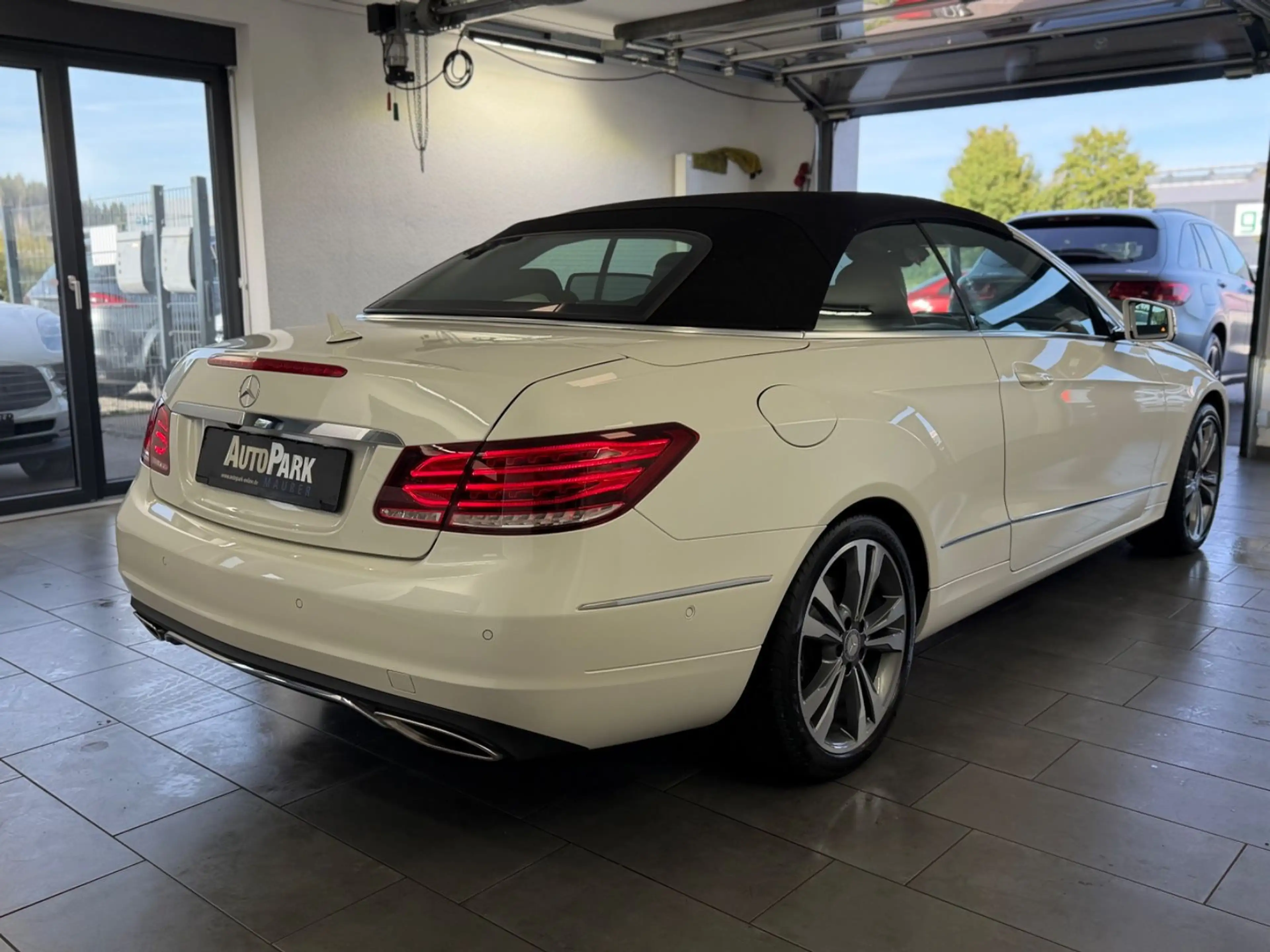 Mercedes-Benz E 350 d Cabrio | DISTRONIC | AIRSCARF | AHK — photo 10