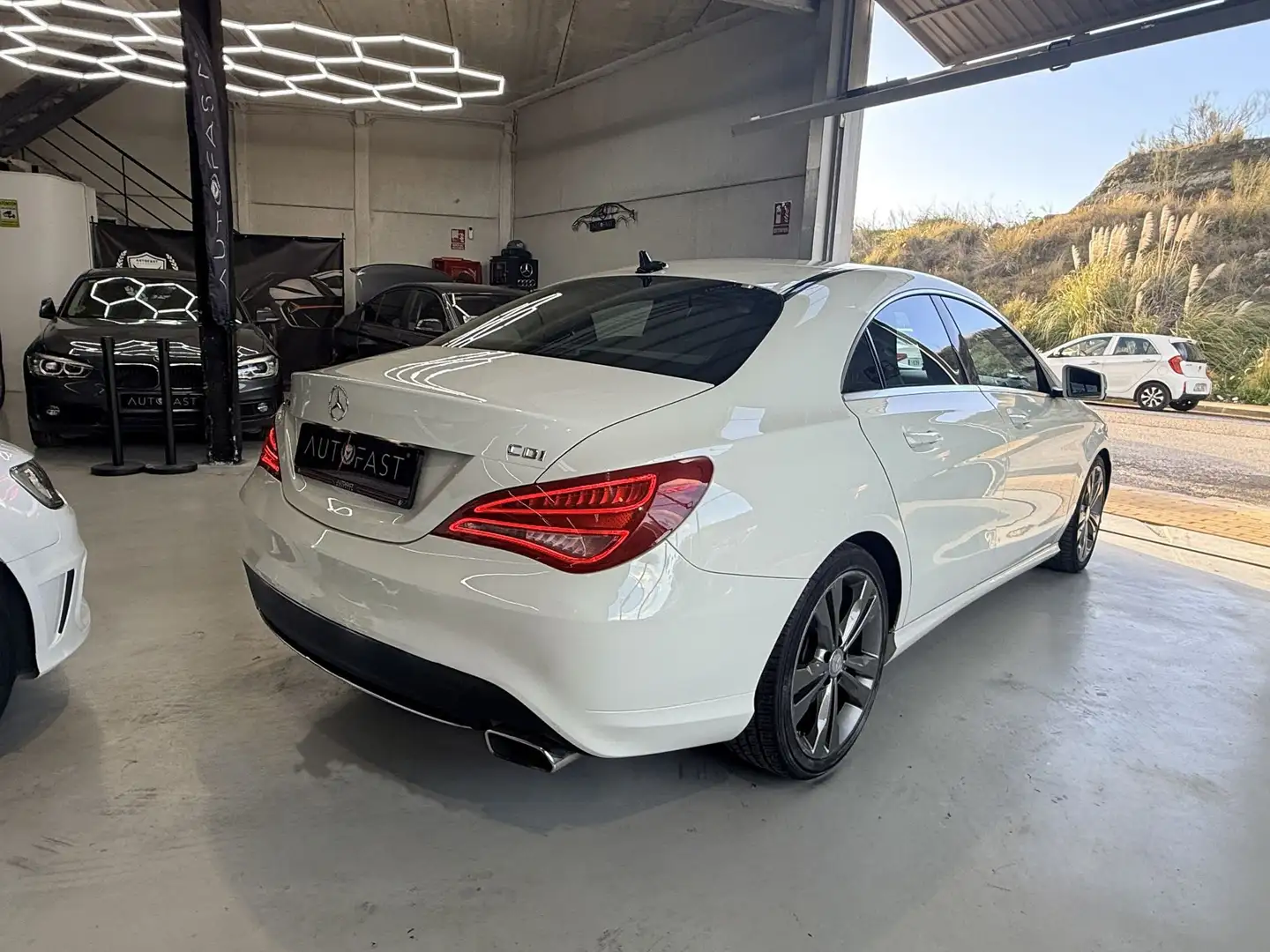Mercedes-Benz CLA 220 220d 7G-DCT 177 Blanco - 2