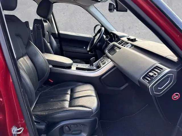 Land Rover Range Rover Sport view 3