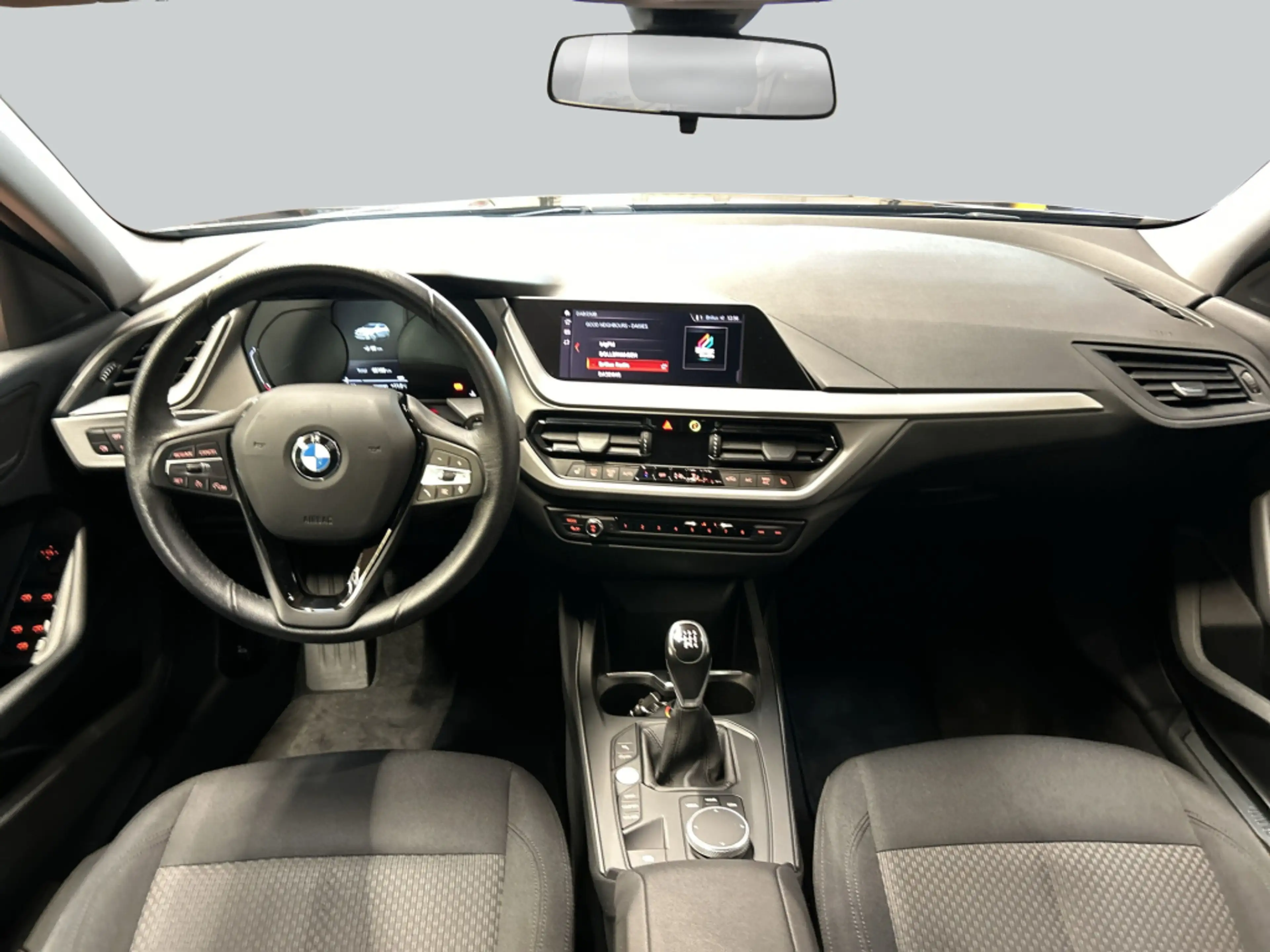 BMW 116 i Advantage *PDC* — photo 15