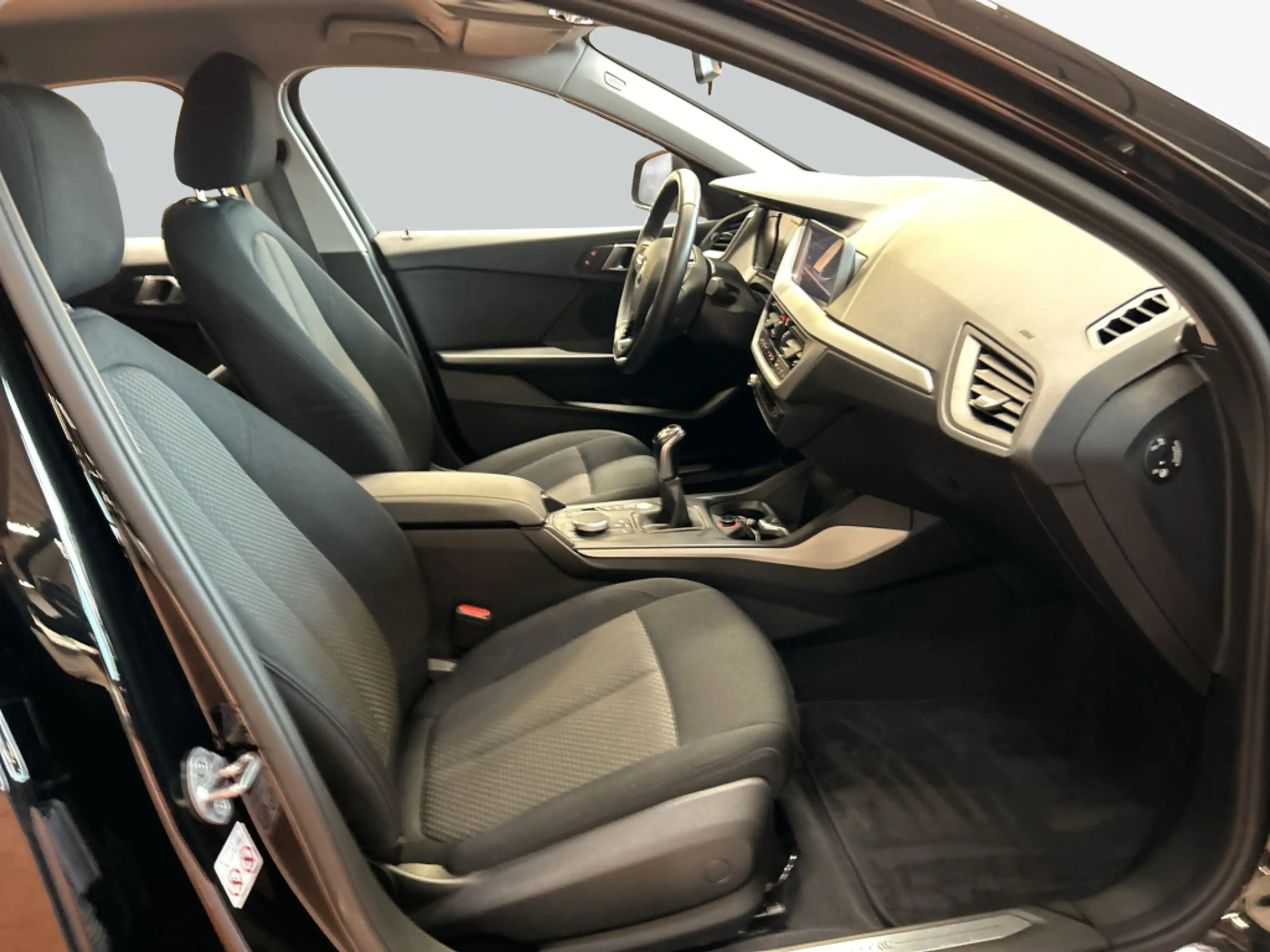 BMW 116 i Advantage *PDC* — photo 14