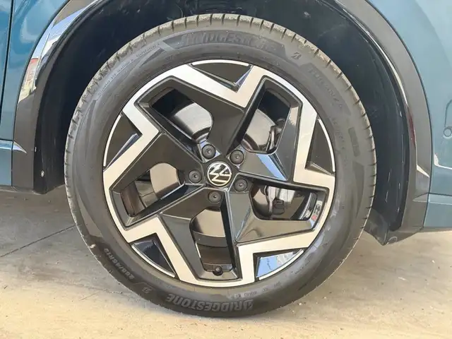 Volkswagen Tiguan view 15