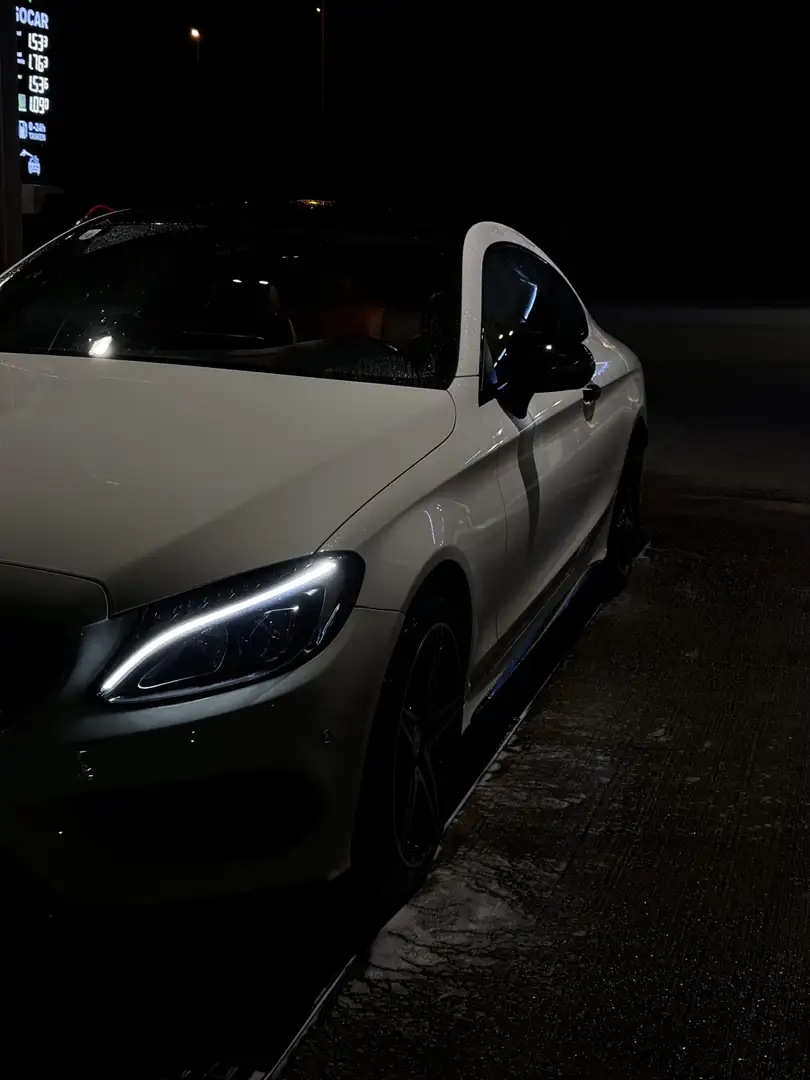 Mercedes-Benz C 250 AMG Line Premium Package Weiß - 2