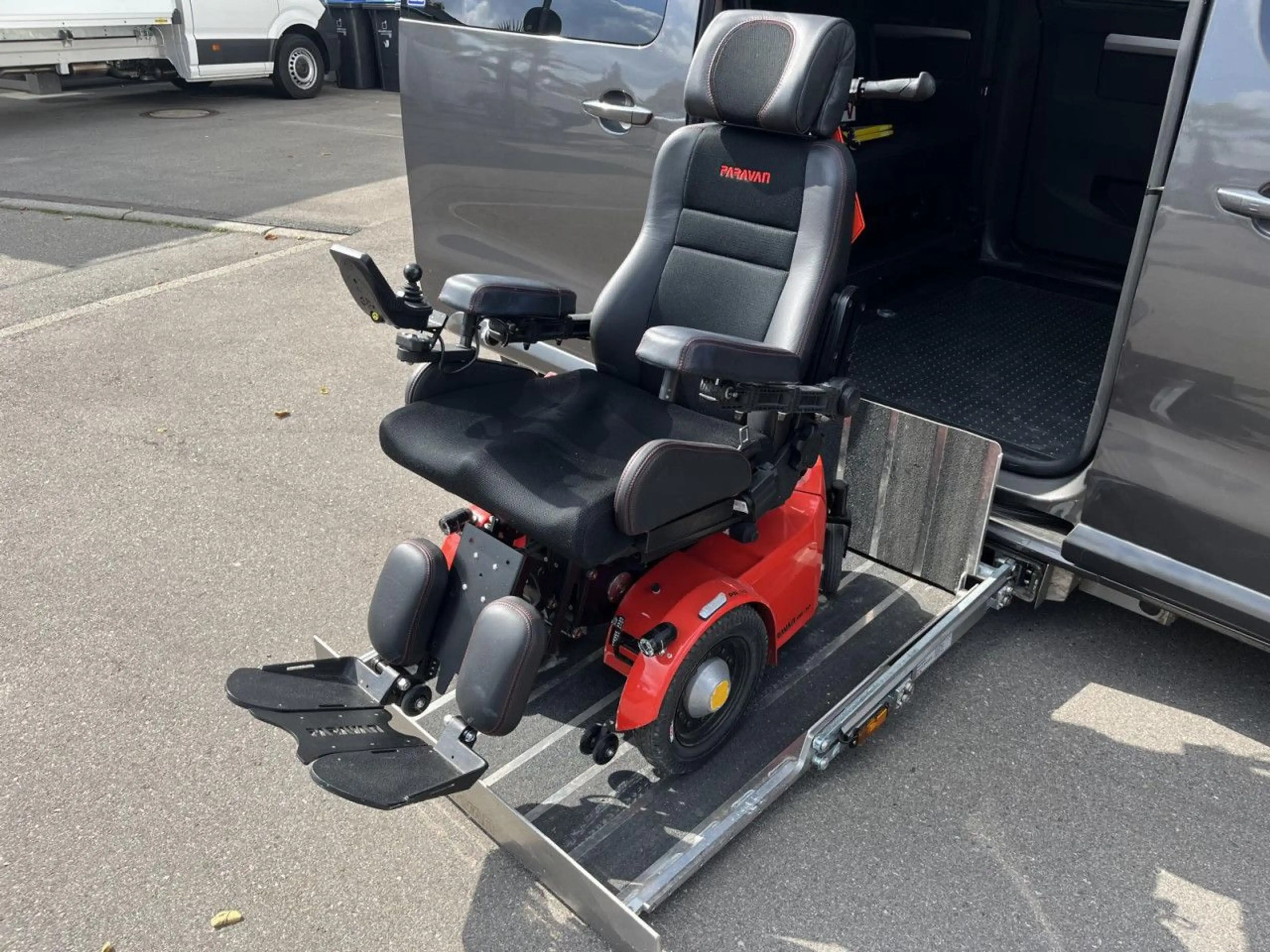 Peugeot Traveller 2,0 HDI Parvan E-Rollstuhl Kassettenlift — photo 6