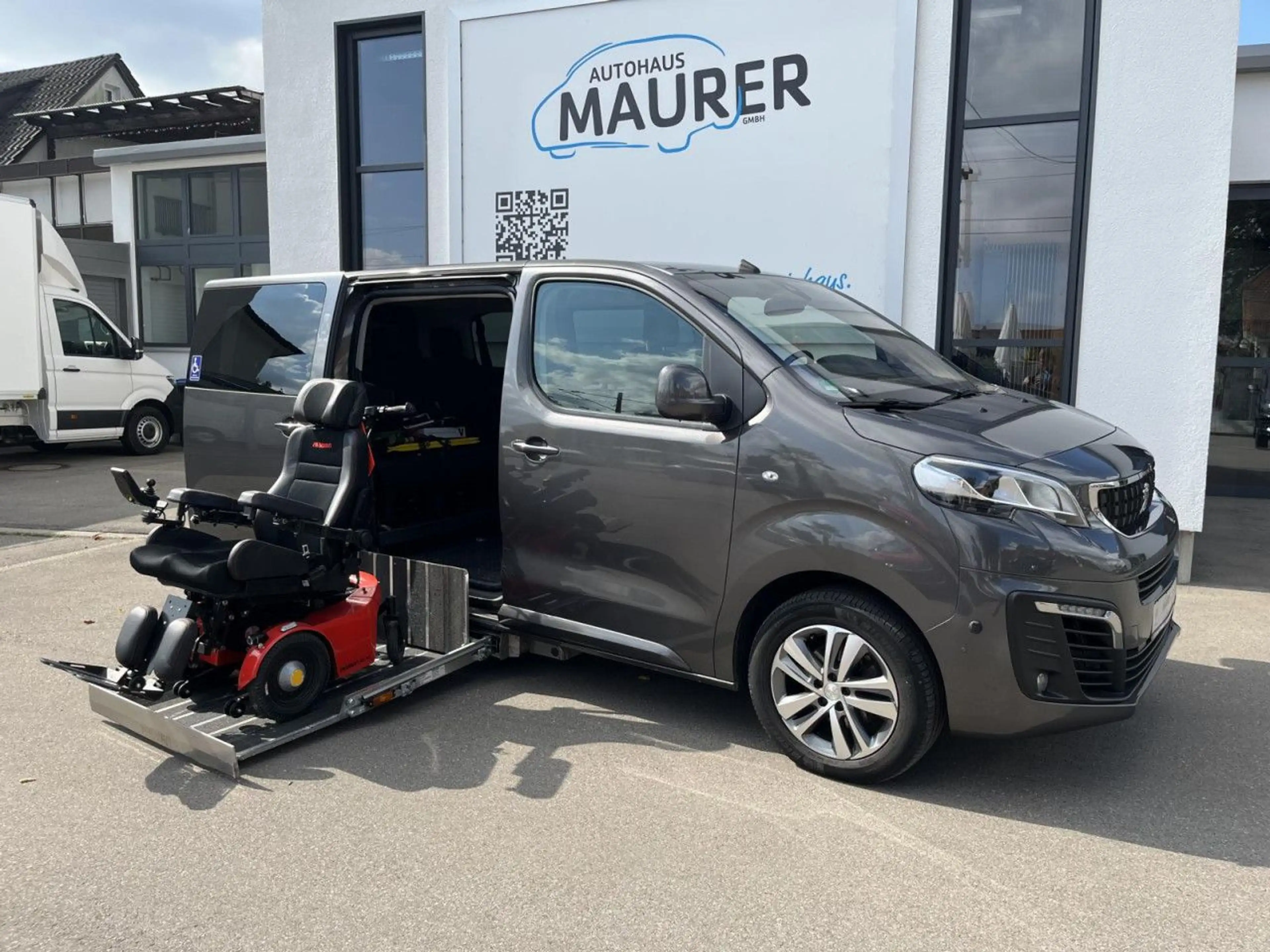 Peugeot Traveller 2,0 HDI Parvan E-Rollstuhl Kassettenlift — photo 2