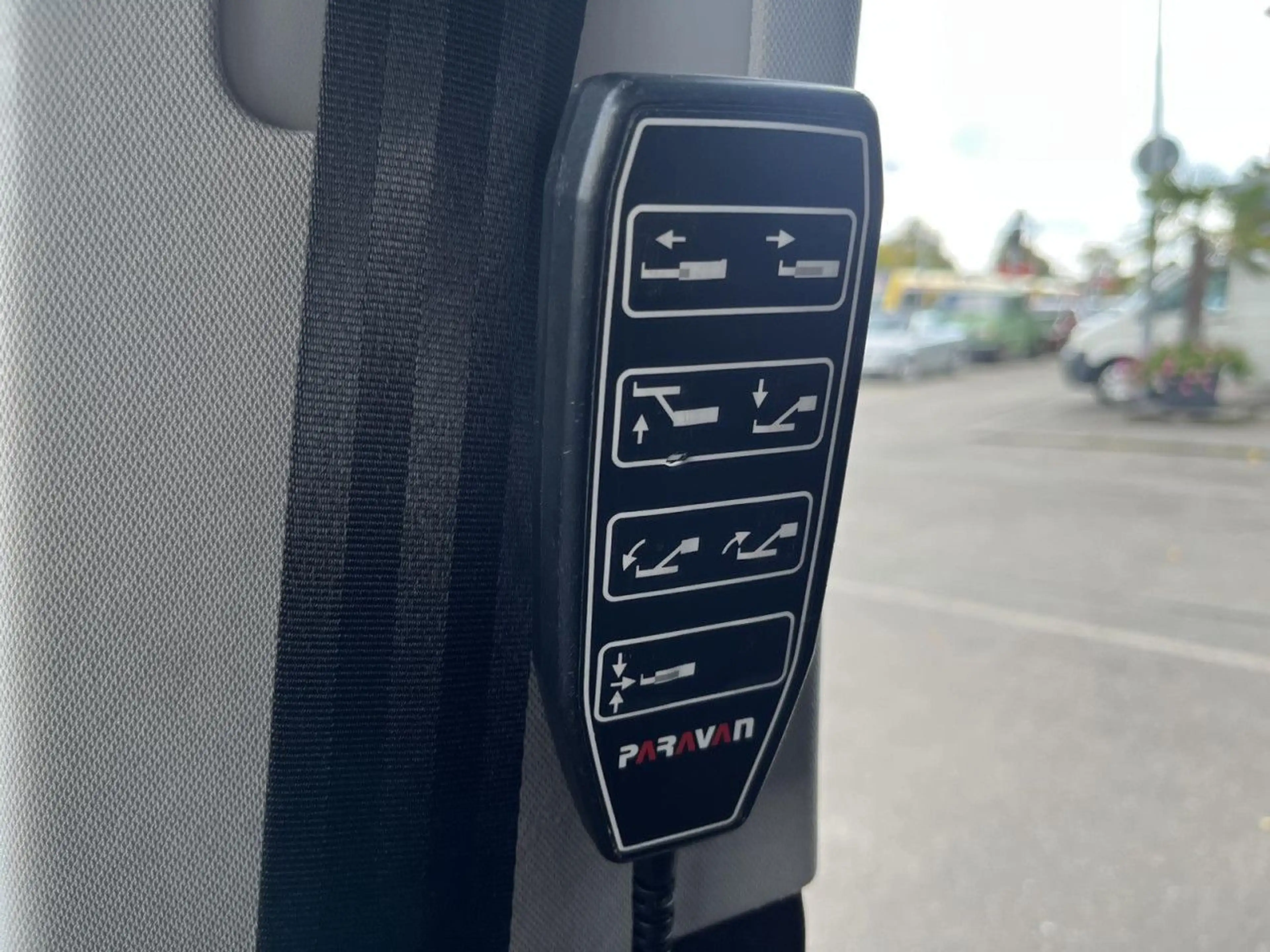 Peugeot Traveller 2,0 HDI Parvan E-Rollstuhl Kassettenlift — photo 11