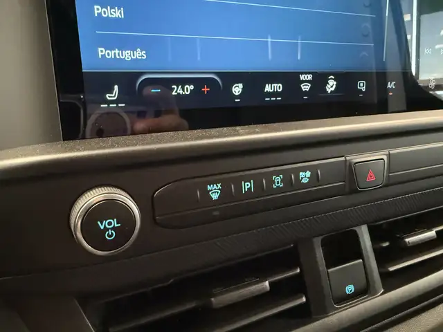 Ford E-Transit view 15