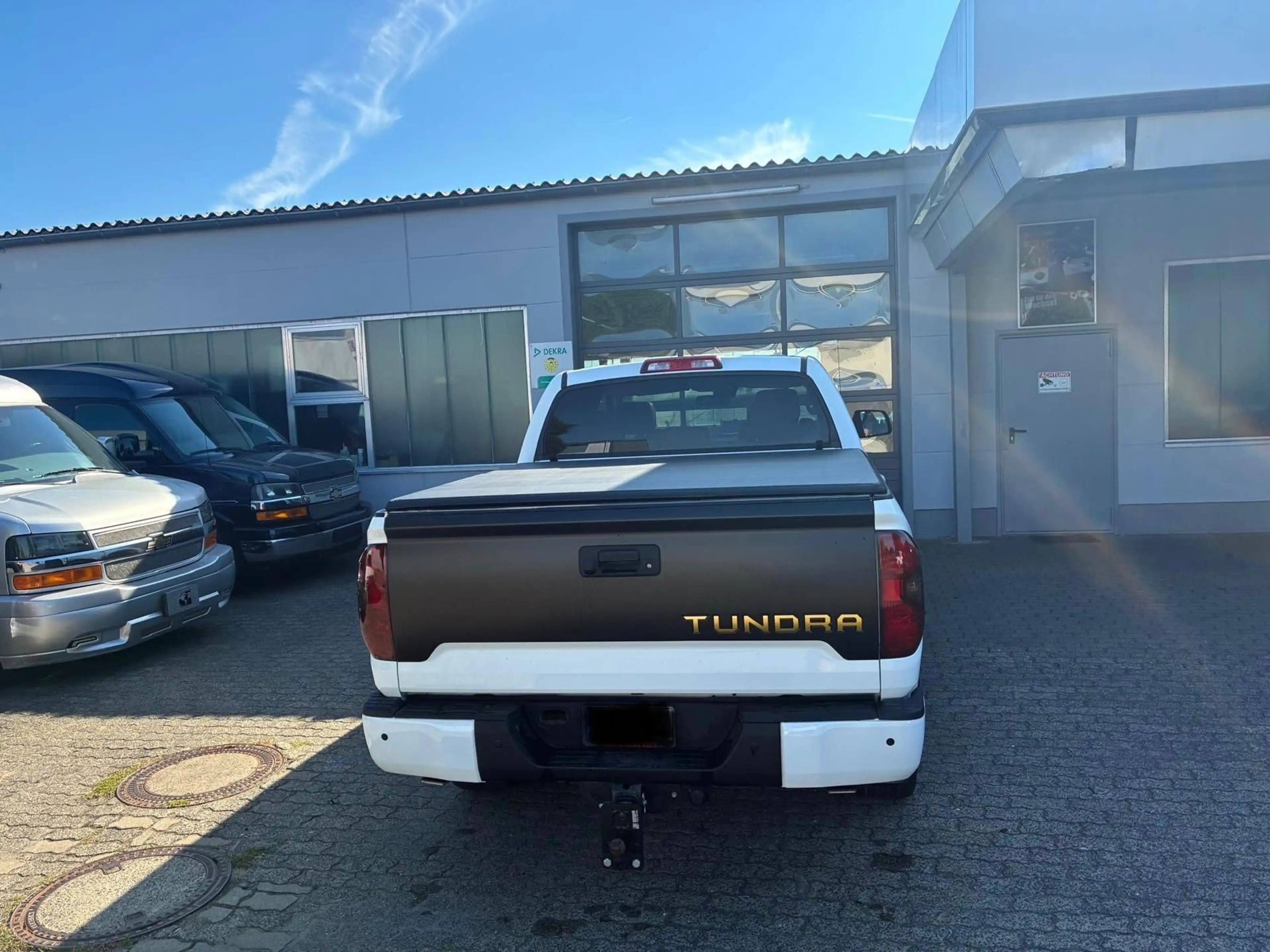 Toyota Tundra 5,7 V8 Crew Max - Platinum — photo 13
