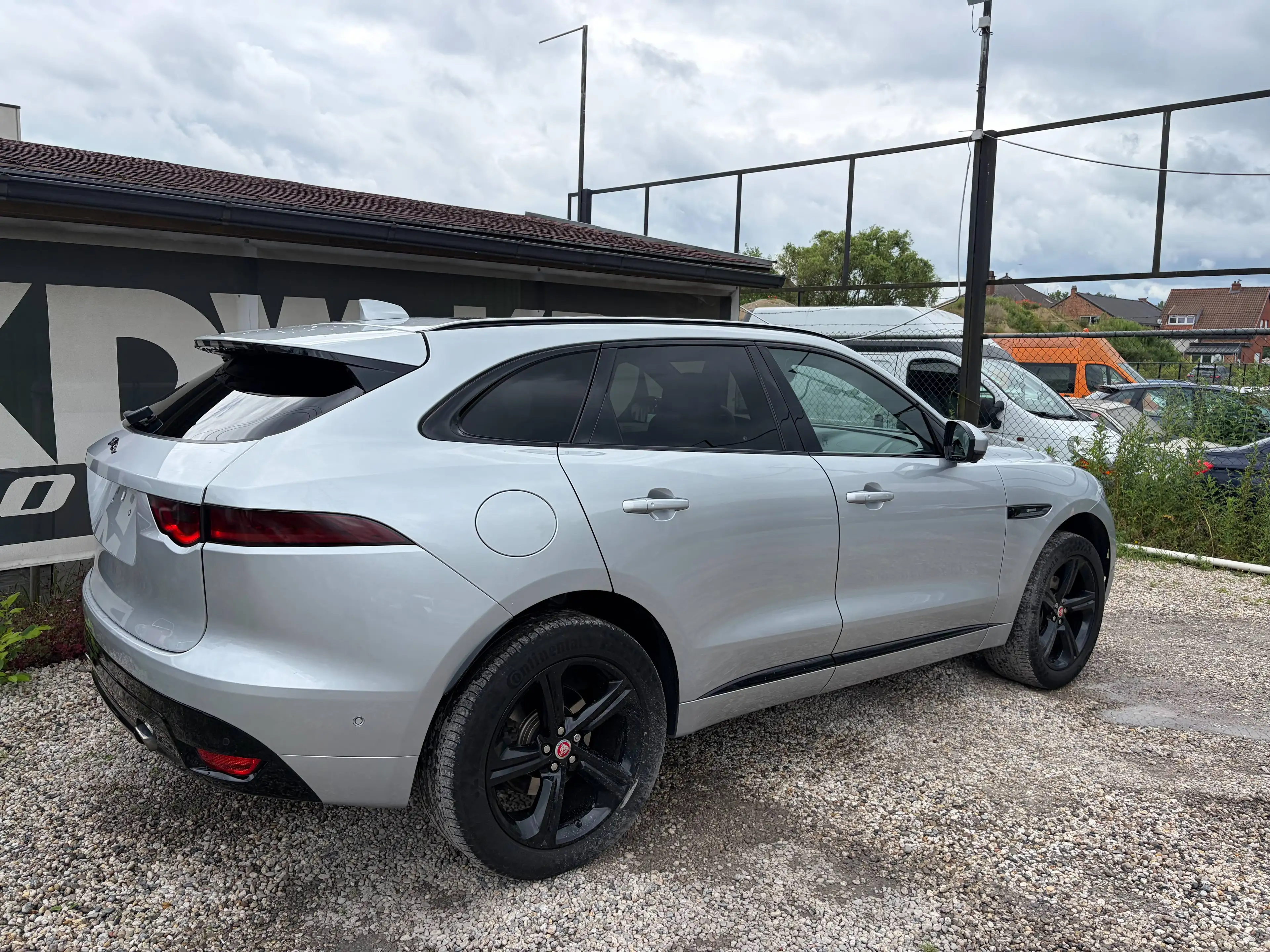 Jaguar E-Pace E-Pace 2.0 D AWD R-Sport — photo 4