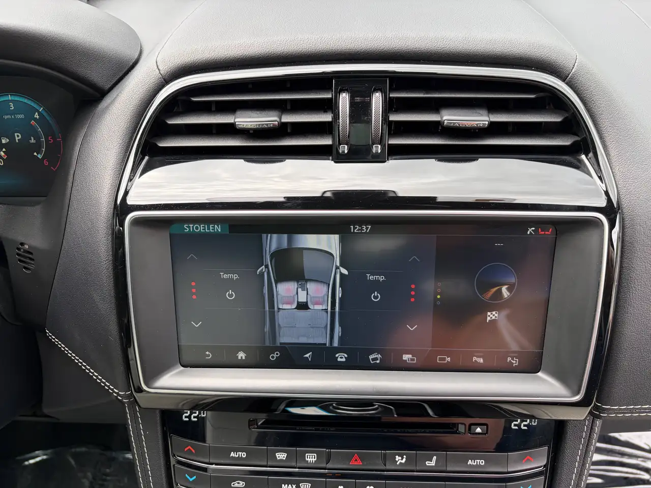Jaguar E-Pace - 18