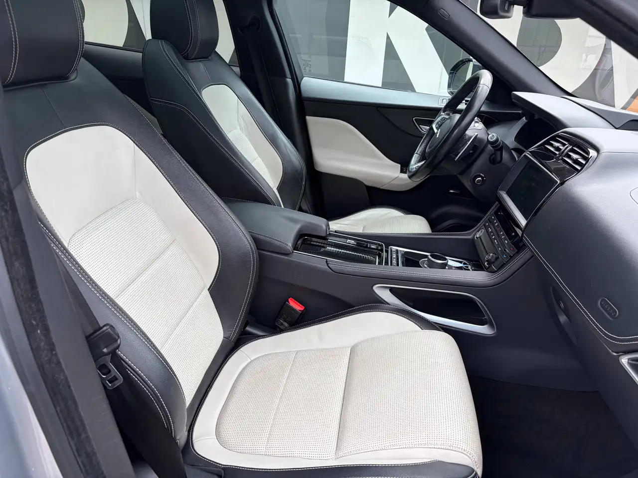 Jaguar E-Pace - 8