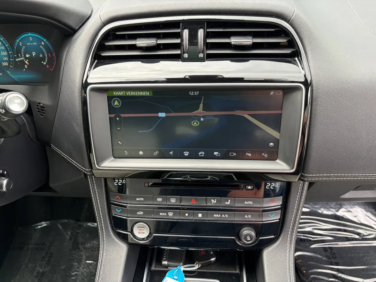 Jaguar E-Pace - 17