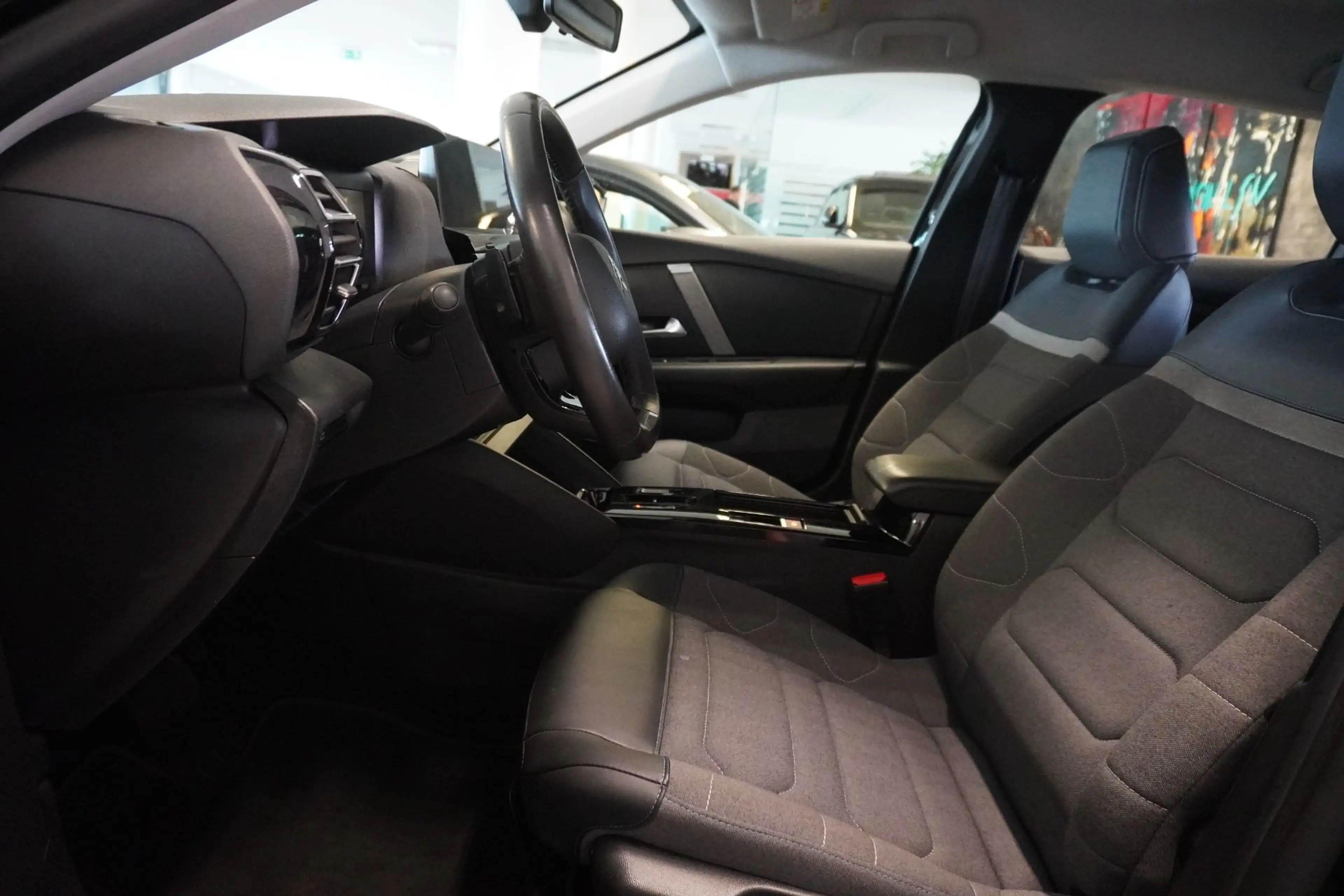 Citroen C4 X PureTech 130 S Aut./LED/Nav. — photo 8